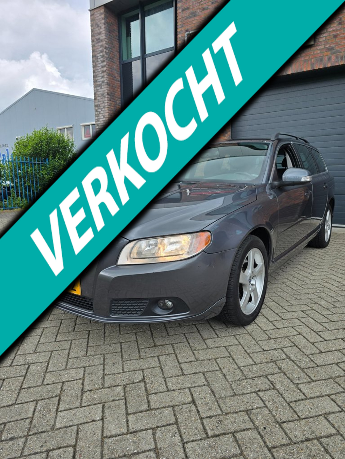 Volvo V70 1.6 T4 Momentum 2011 - voorkant