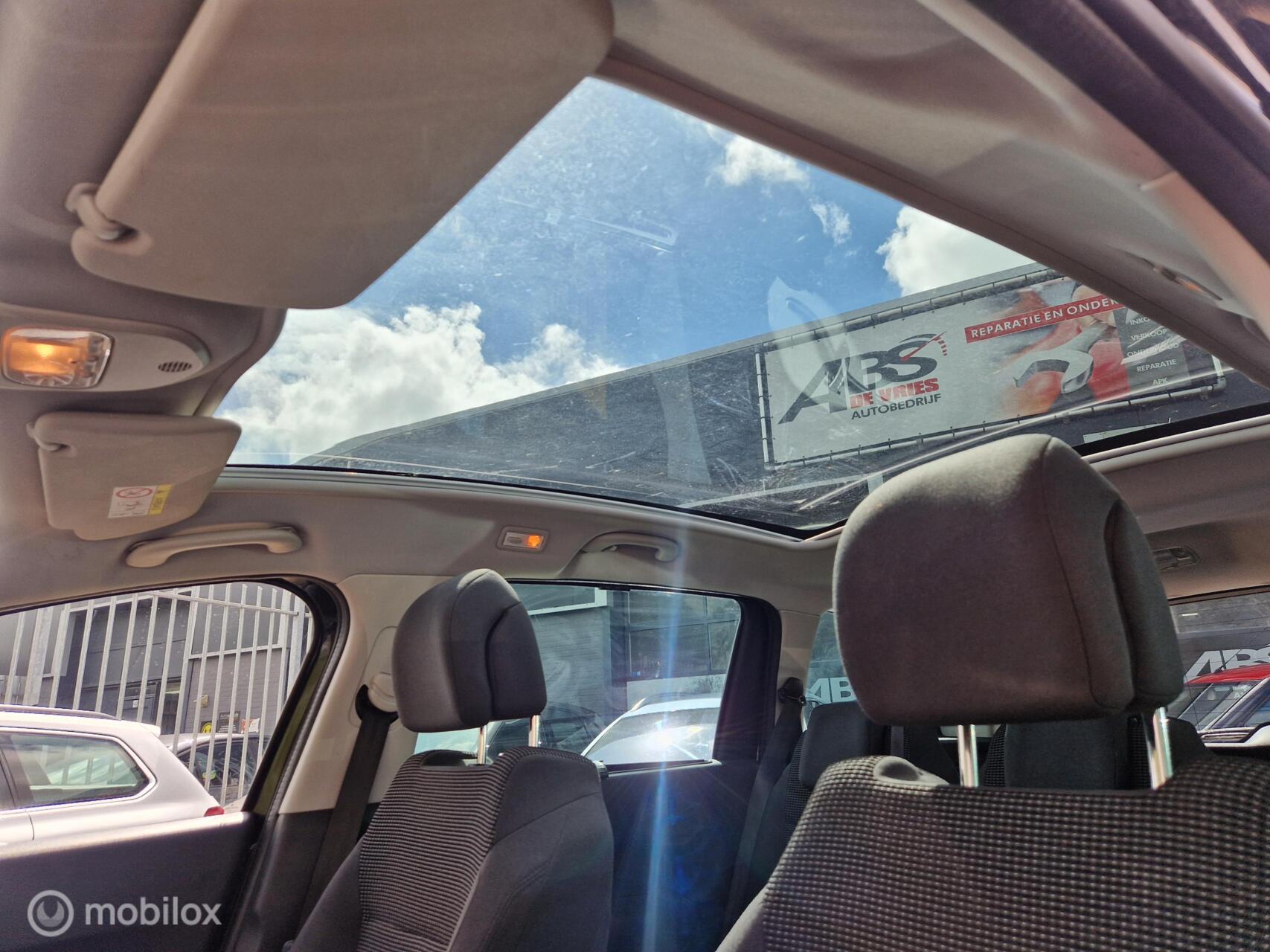 Foto van Peugeot 5008