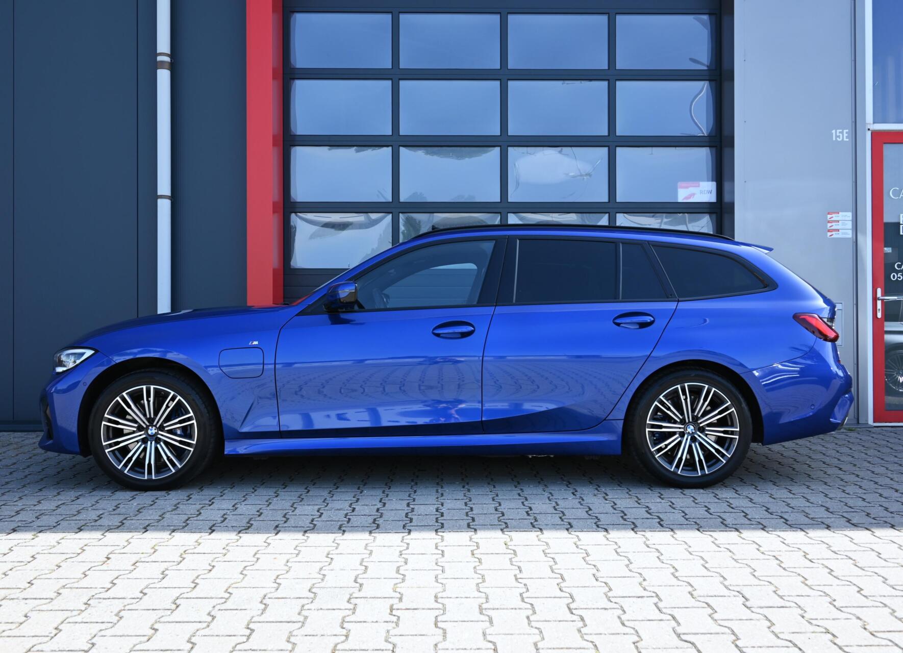 Foto van BMW 330e