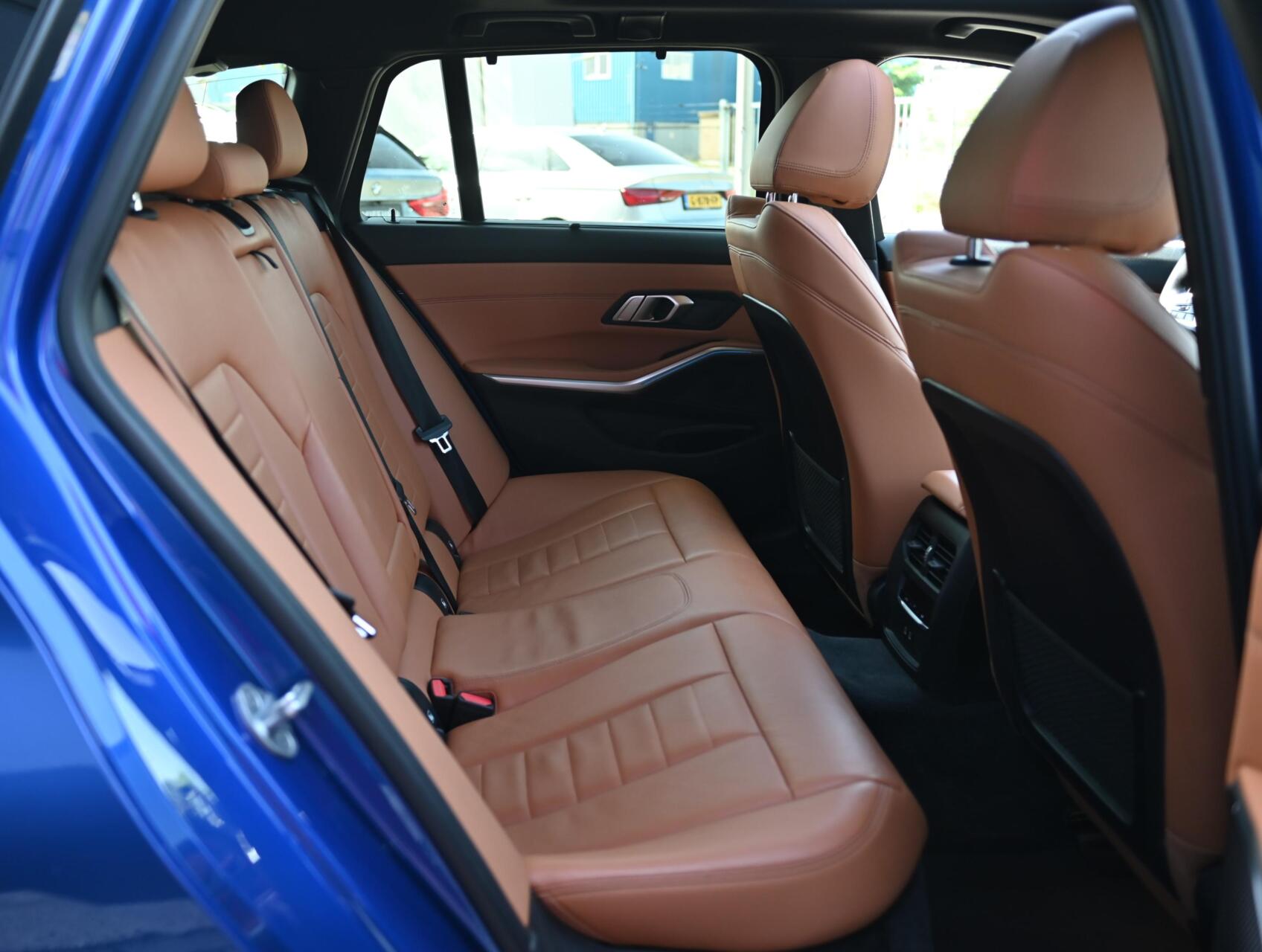 Foto van BMW 330e
