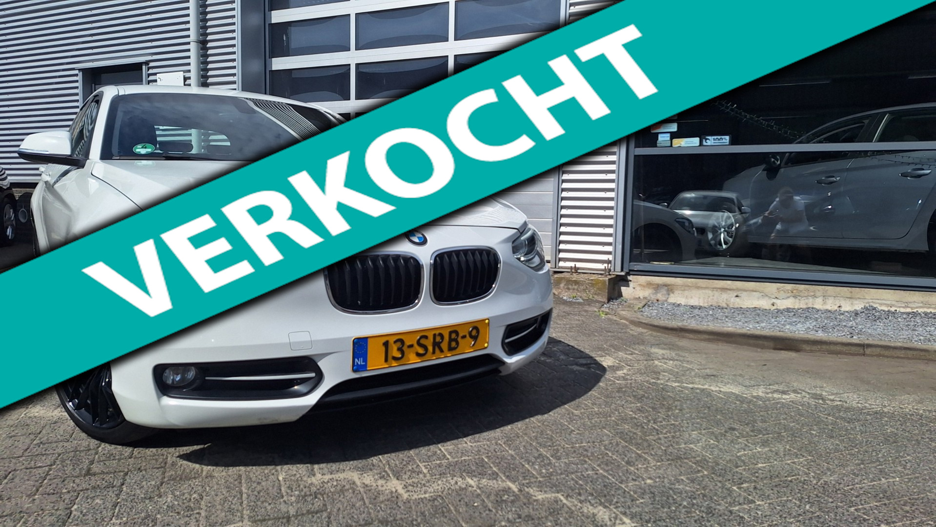 BMW 1er Reihe 116i Business 2011 - voorkant