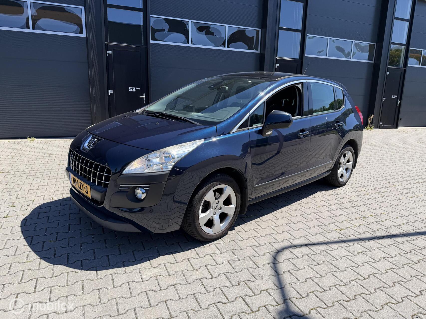 Peugeot 3008 1.6 VTi ST glazen dak 2010 - voorkant