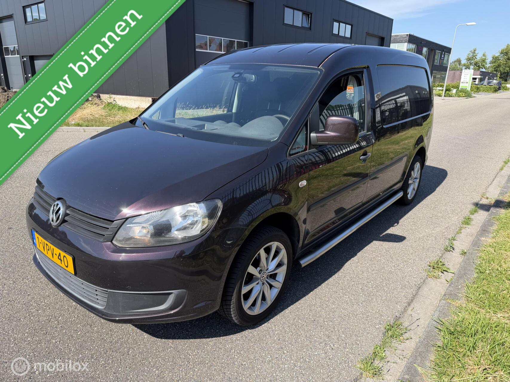 Volkswagen Caddy 1.6 TDI Maxi 2011 - voorkant