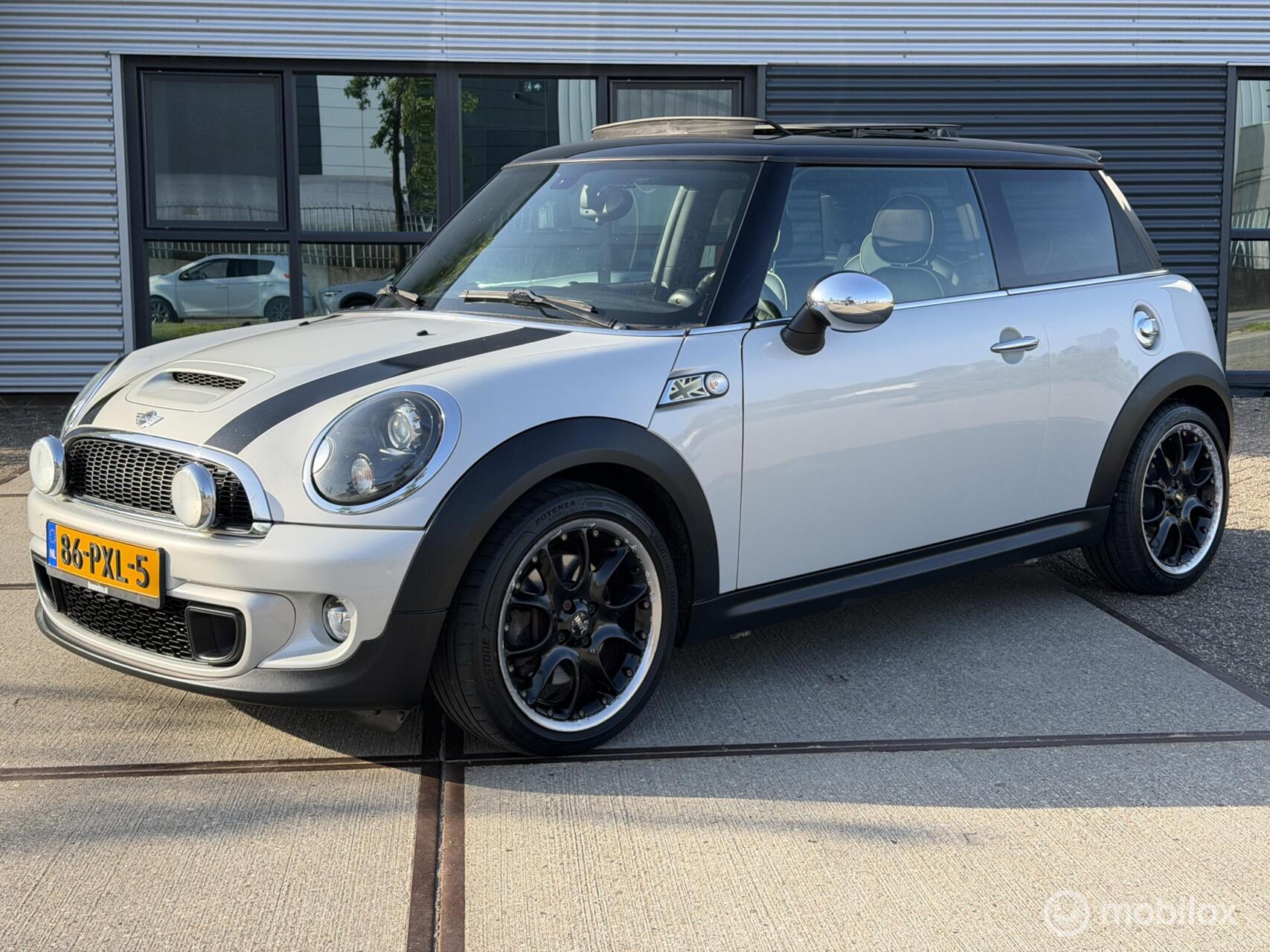 Mini Cooper S 1.6 Cooper S 10 Years II/ LEES BESCHRIJVING!!!!! 2011 - voorkant