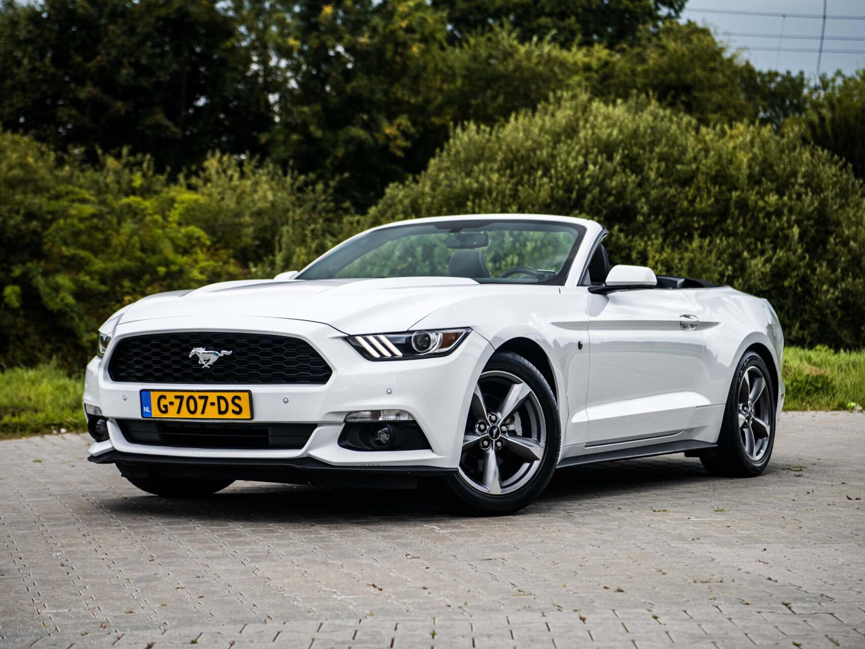Ford Mustang 3.7 V6 2015 - voorkant