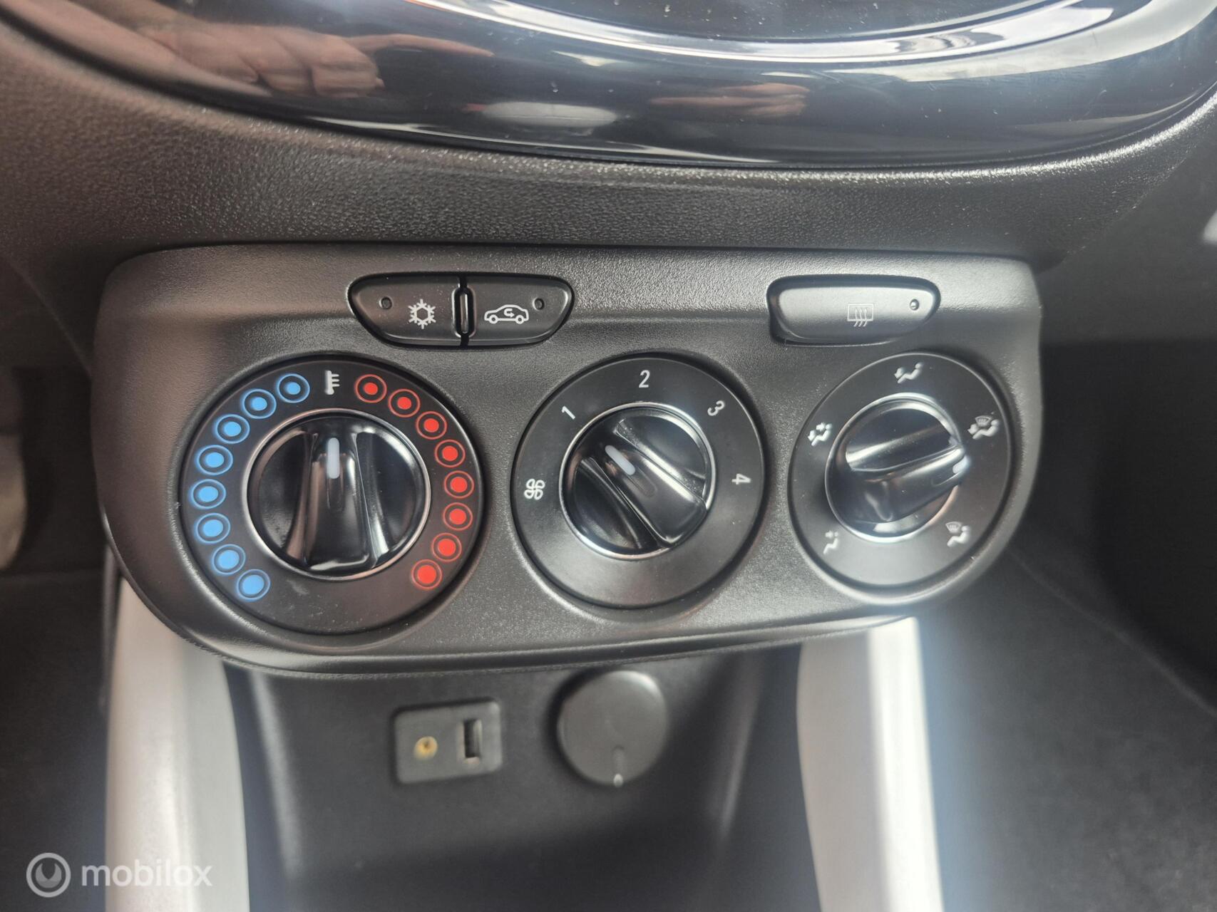Foto van Opel Adam