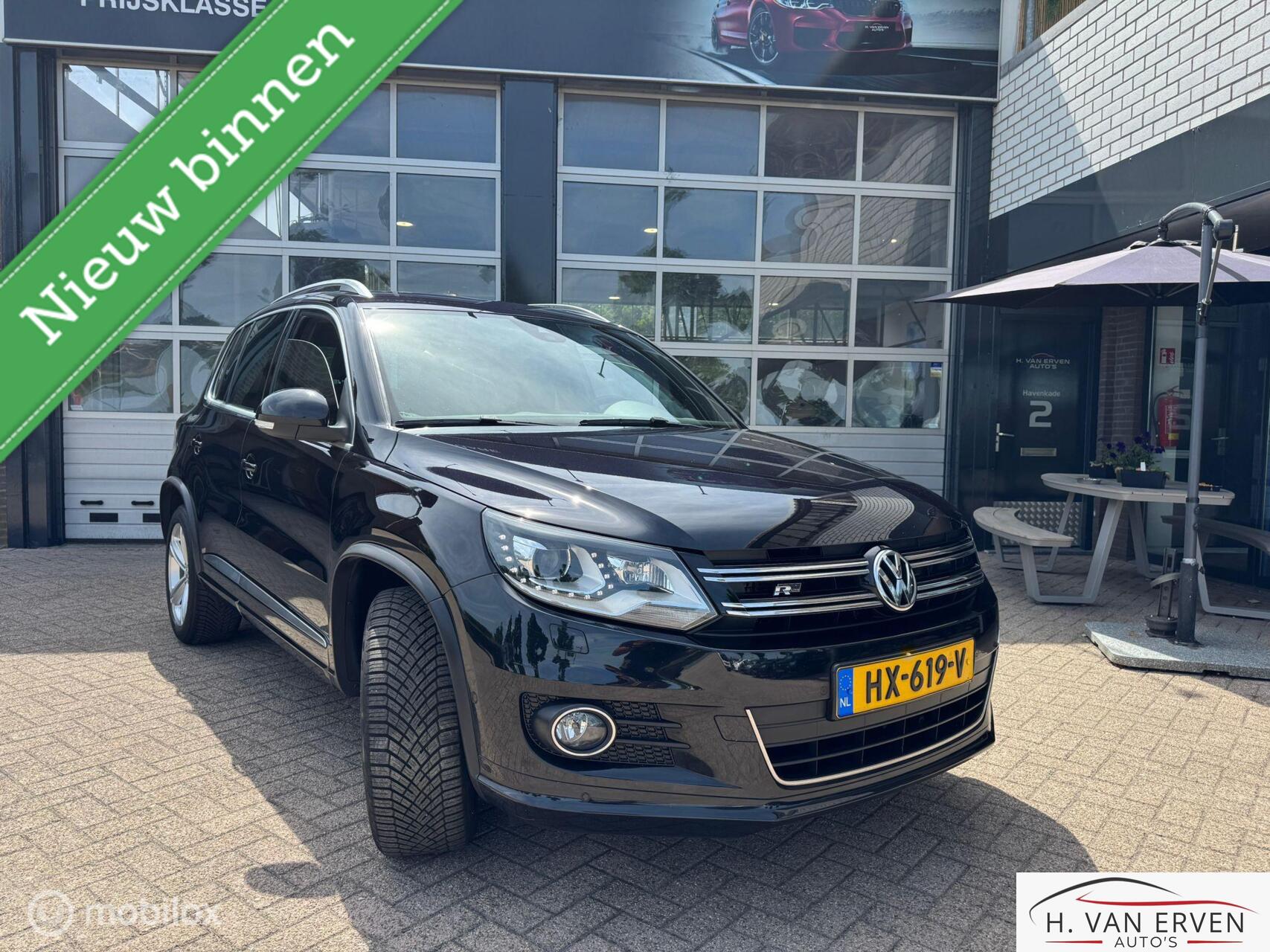 Volkswagen Tiguan 1.4 TSI R-Line SCHUIFKANTELDAK NAVI PDC 2016 - voorkant