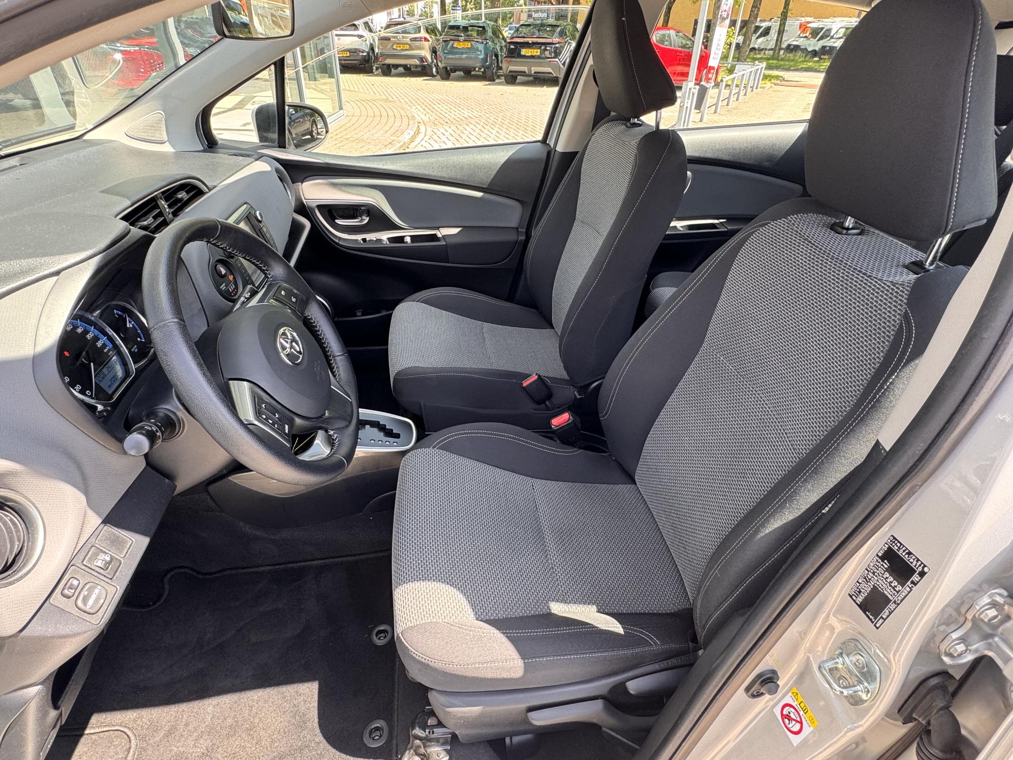 Foto van Toyota Toyota Yaris Hybrid
