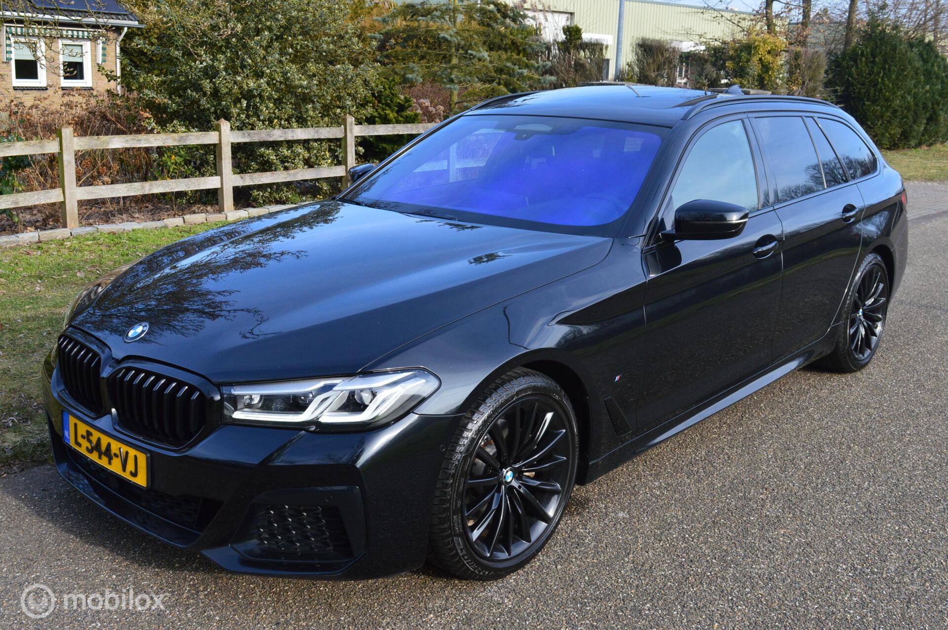 BMW 520d 520D LCI M-SPORT / ACC / NAPPA /Panorama 2020 - voorkant