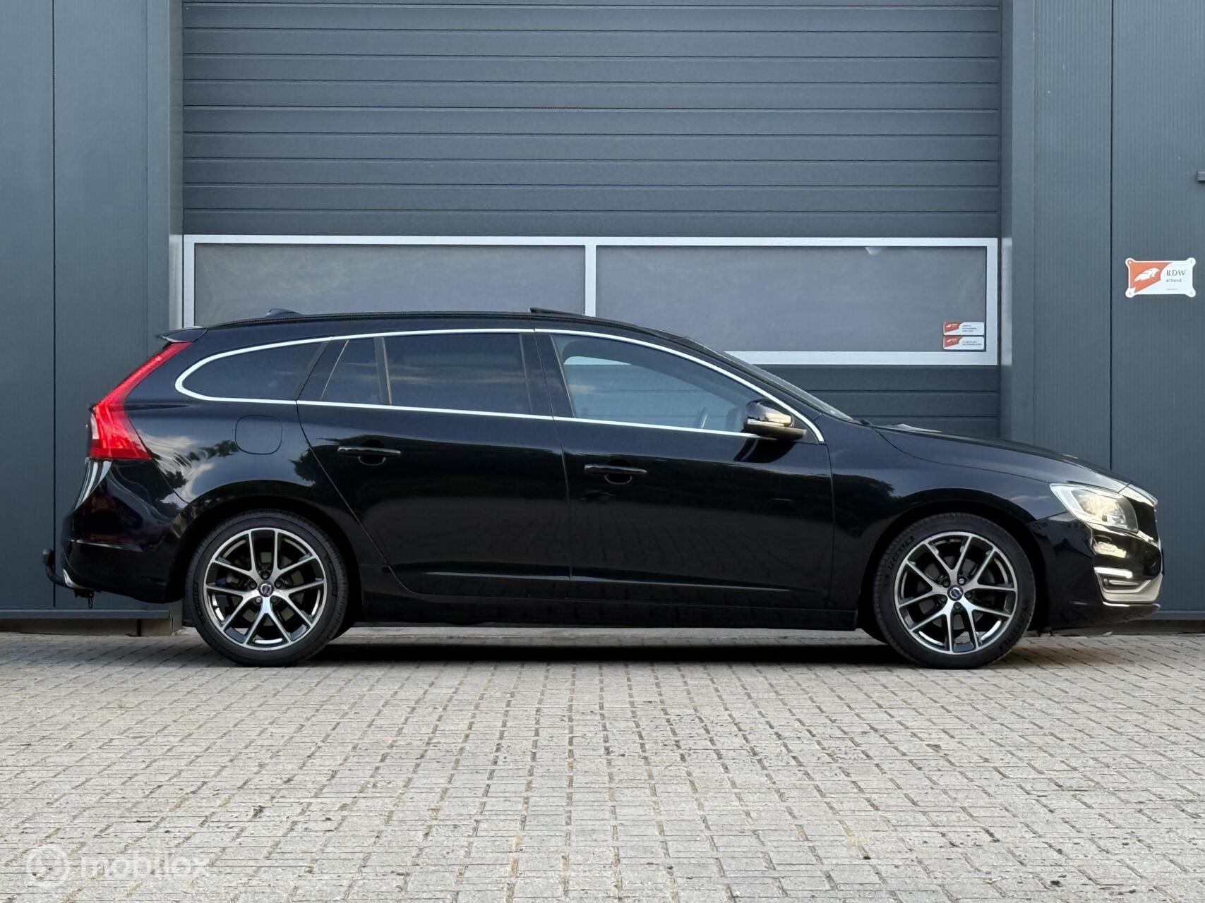 Volvo V60 2.0 D4 Geartronic Polestar Momentum 2015 - voorkant