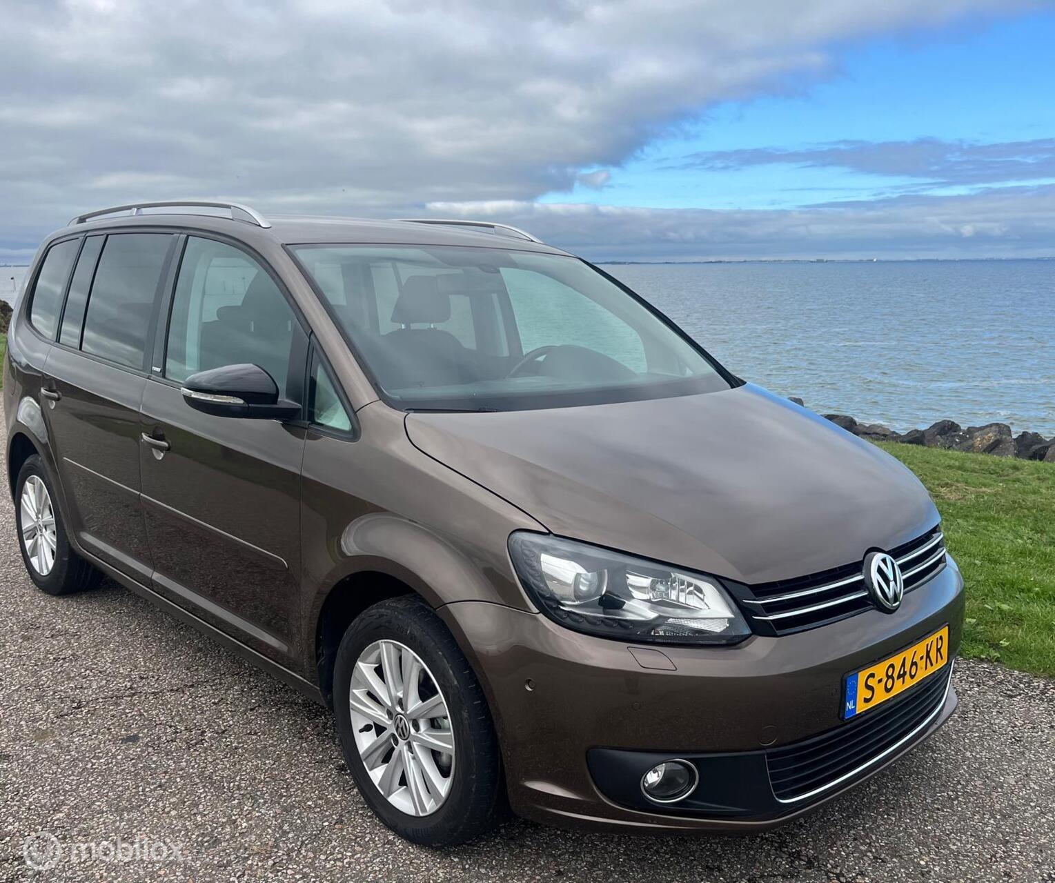 Volkswagen Touran 1.4 TSI Highline 2012 - voorkant