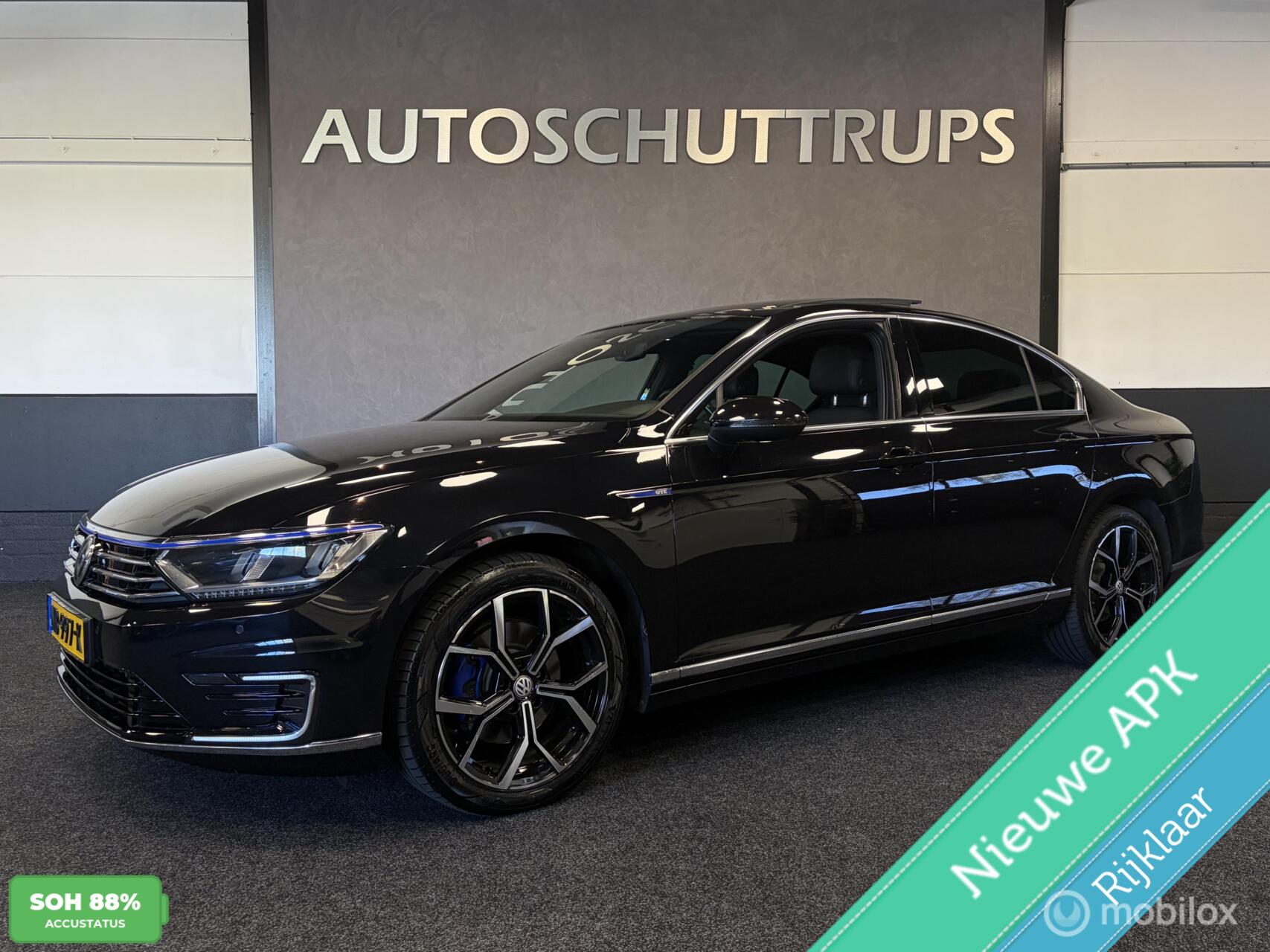 Volkswagen Passat 1.4 TSI GTE Connected Series Plus PANO / LED / ERGOSTOEL / NAVI / CRUISE / PDC / KEYLESS / 2016 - voorkant