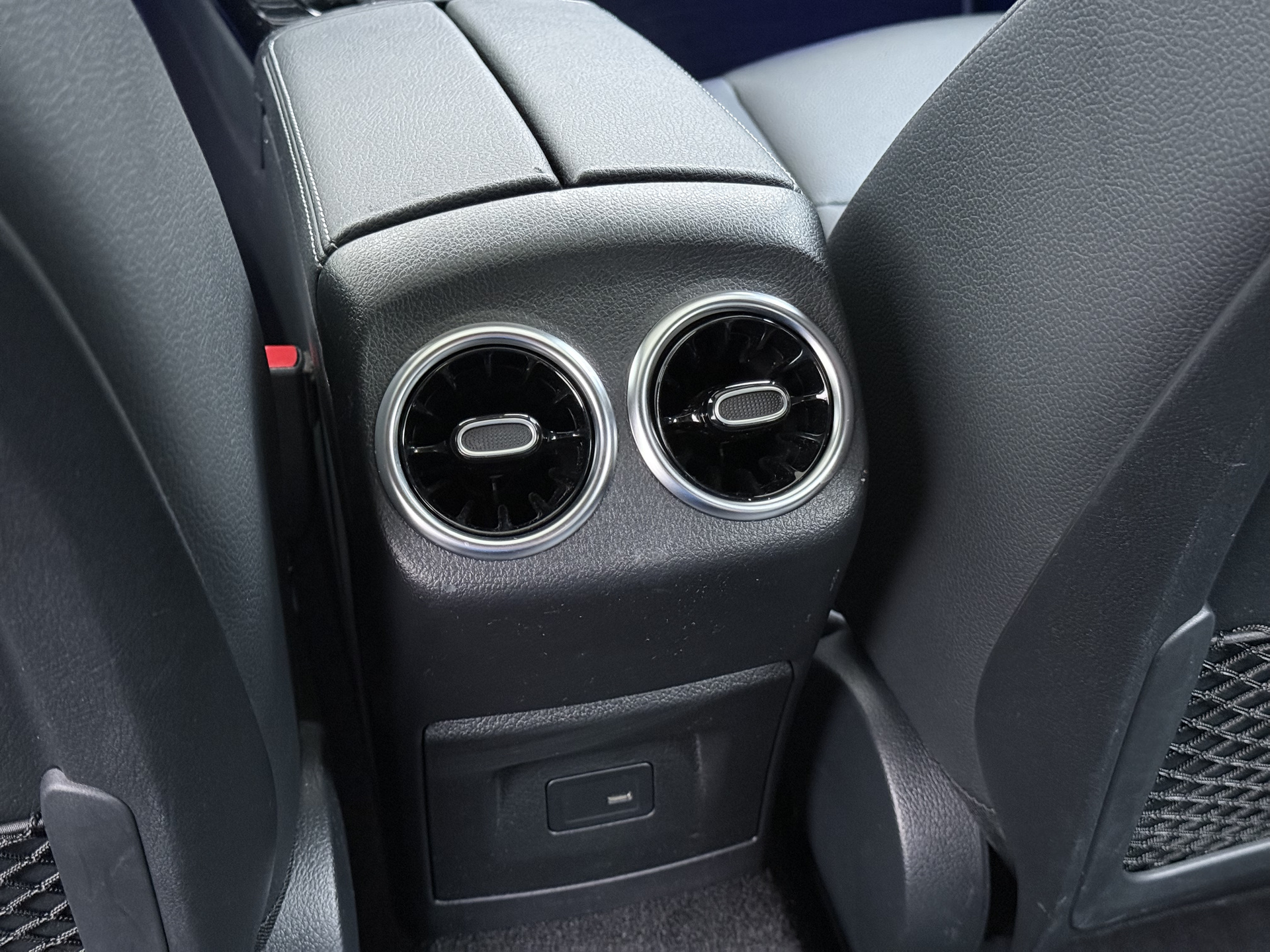 Foto van Mercedes-Benz A 200