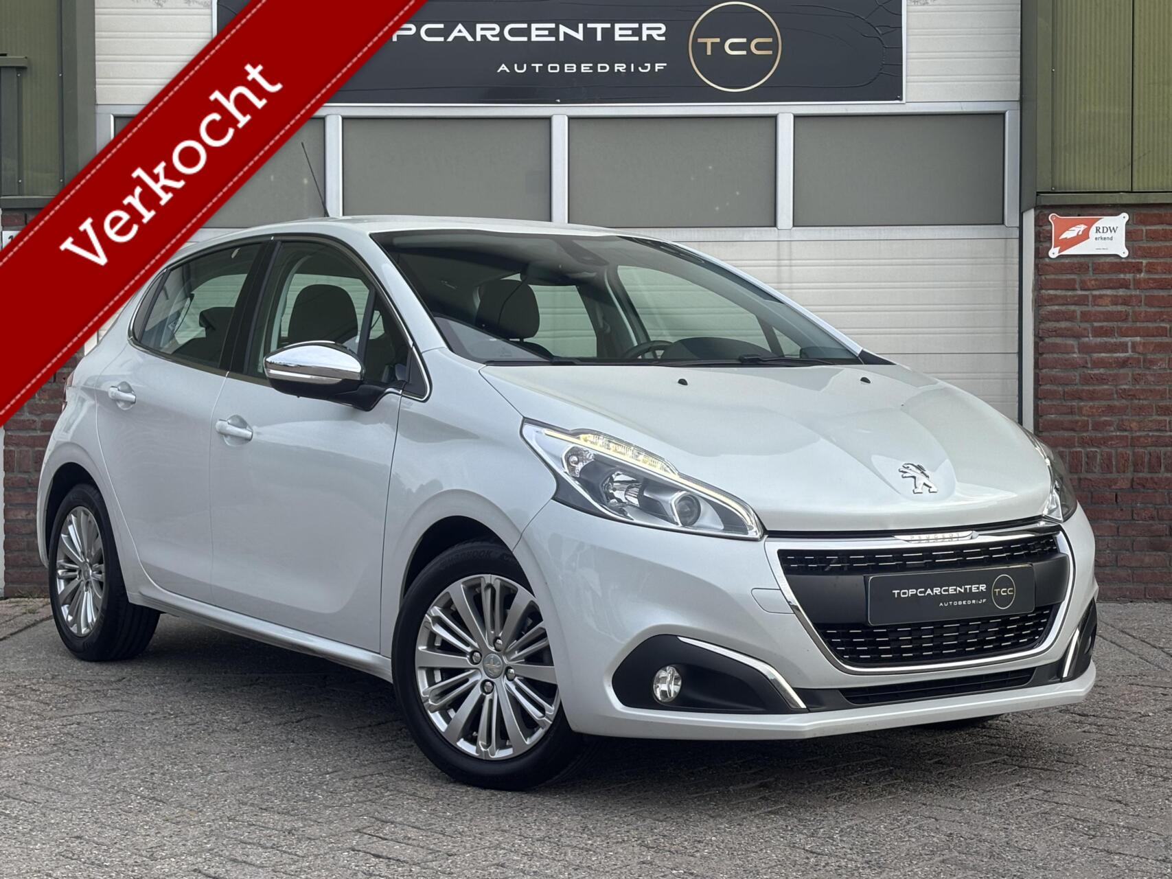 Peugeot 208 1.2 PureTech Allure/AIRCO/AUT/PARKS/NAVI/APK/NAP 2017 - voorkant
