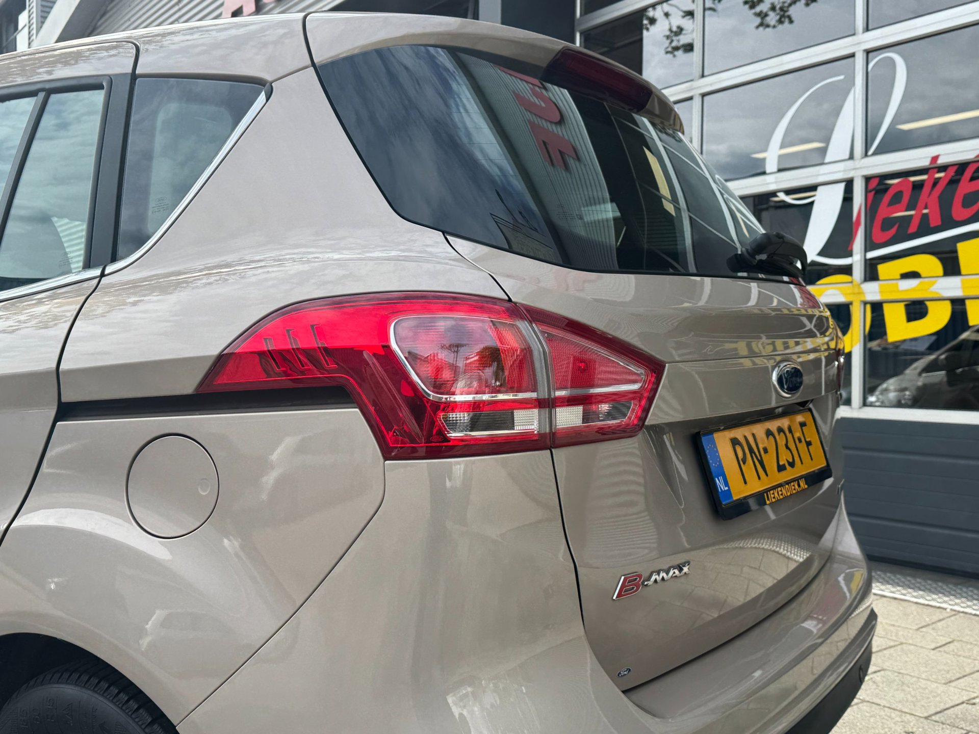 Foto van Ford B-max