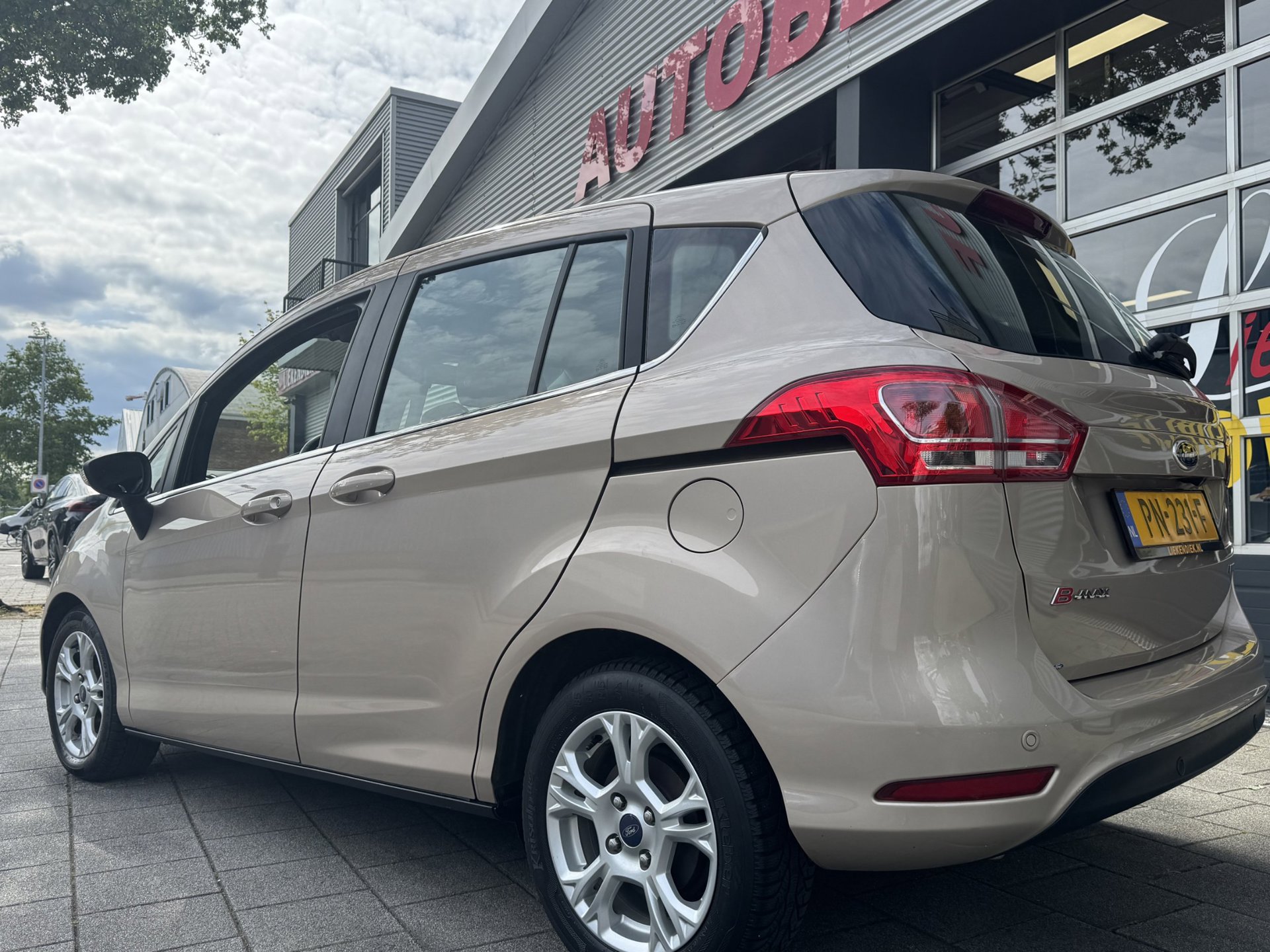 Foto van Ford B-max