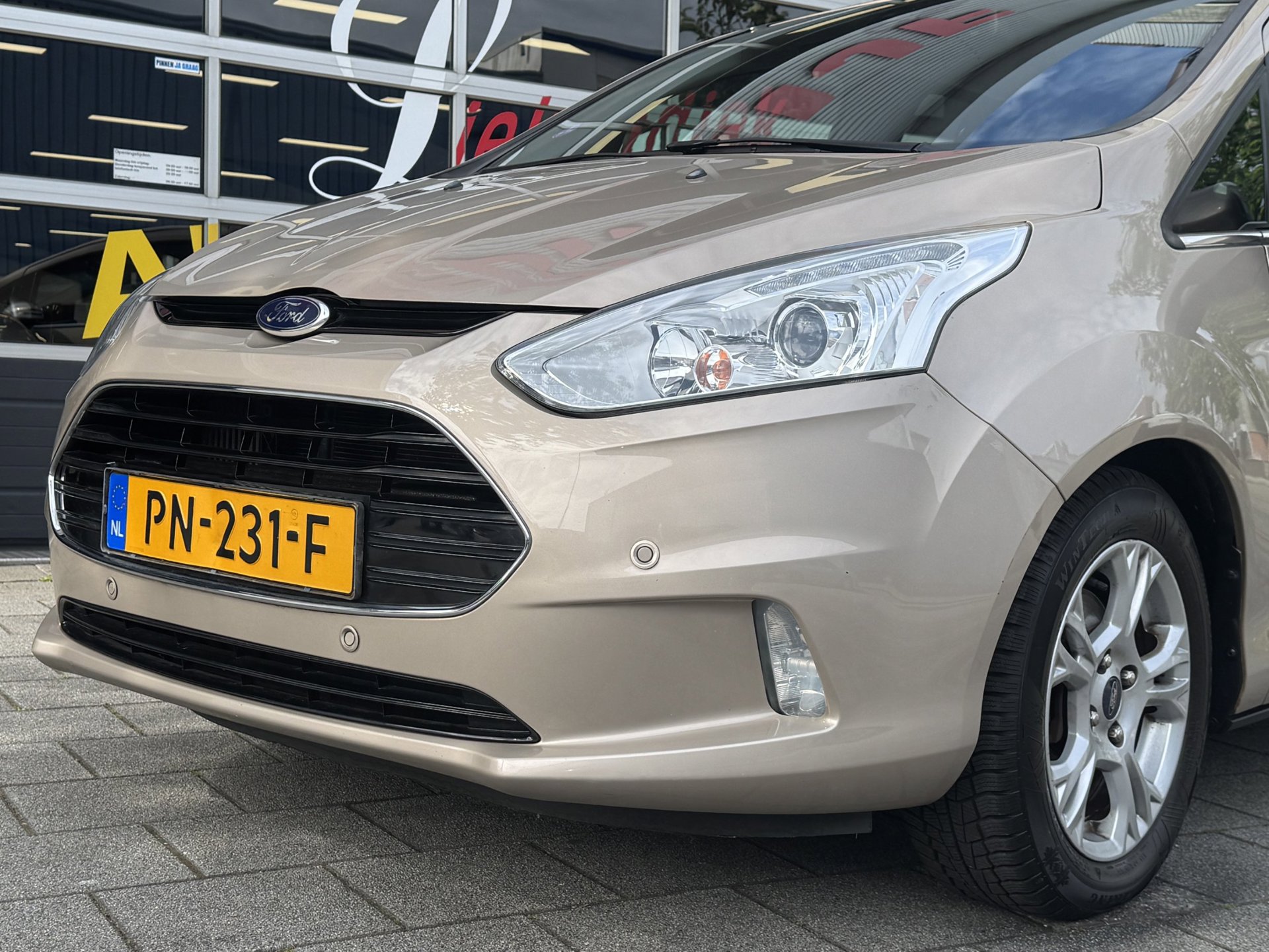 Foto van Ford B-max
