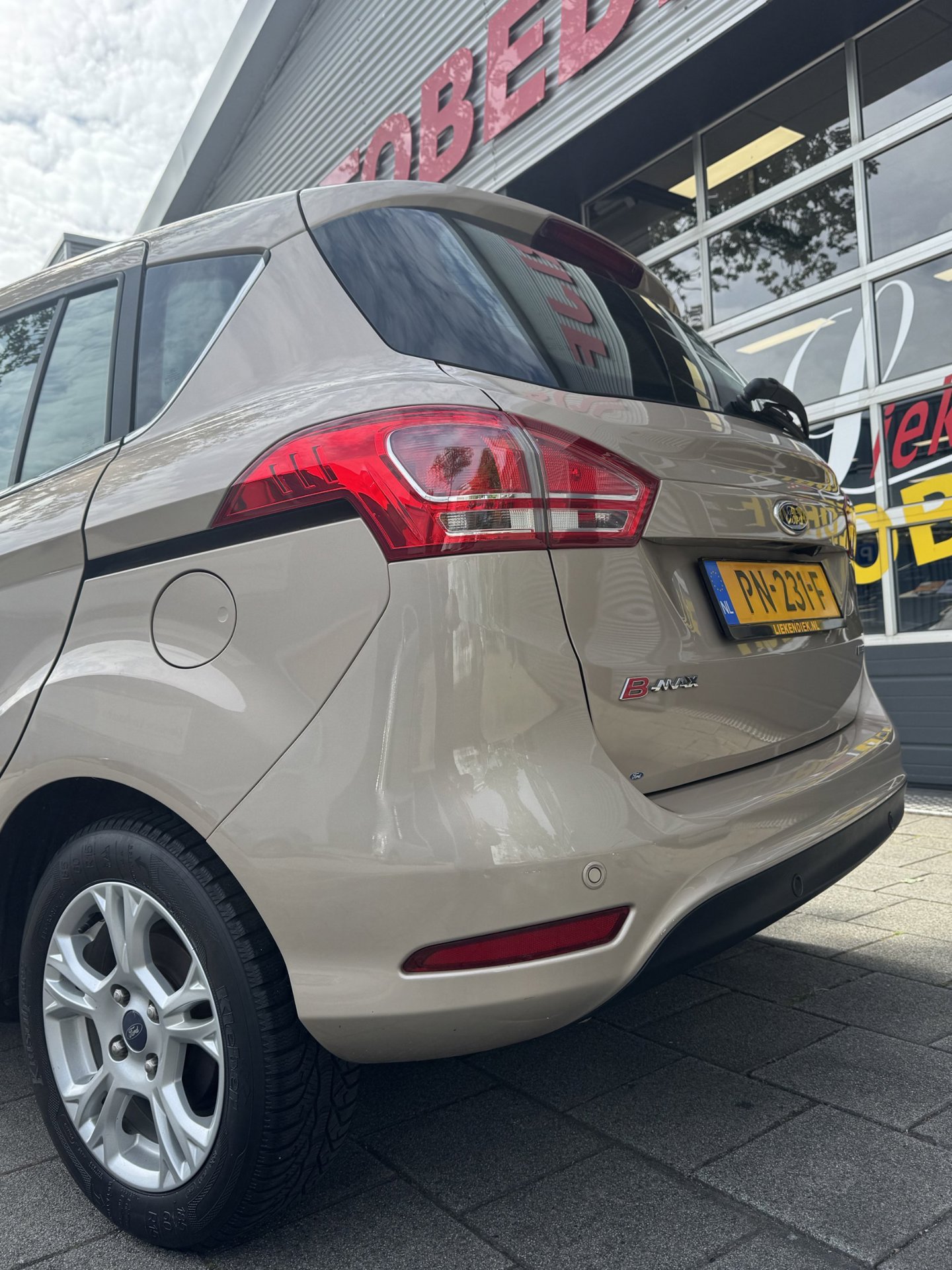 Foto van Ford B-max