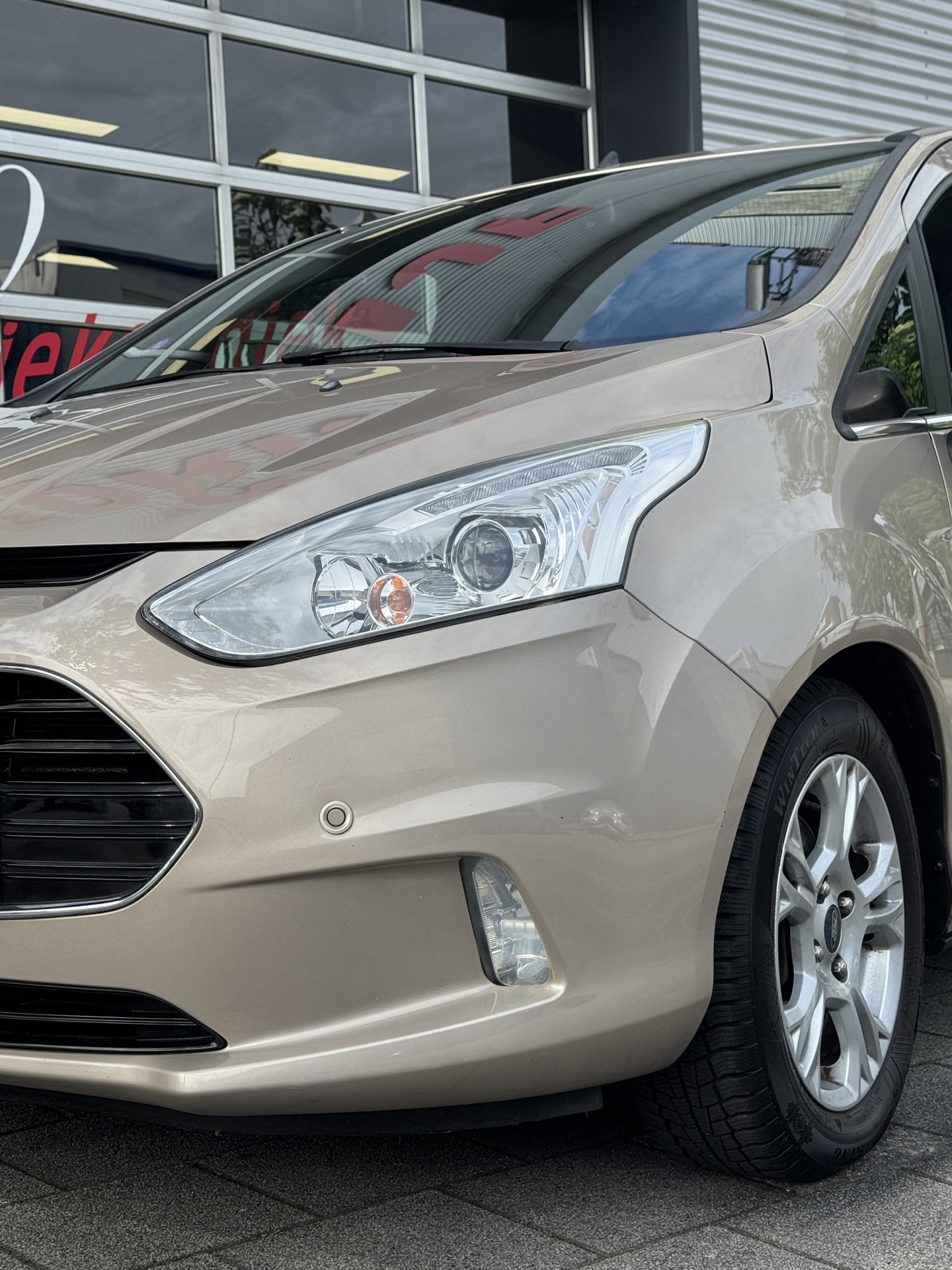 Foto van Ford B-max