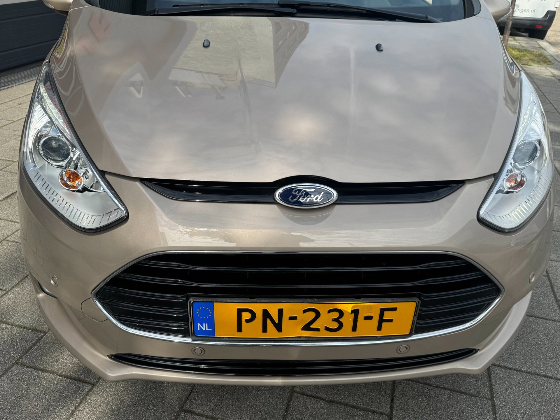 Foto van Ford B-max