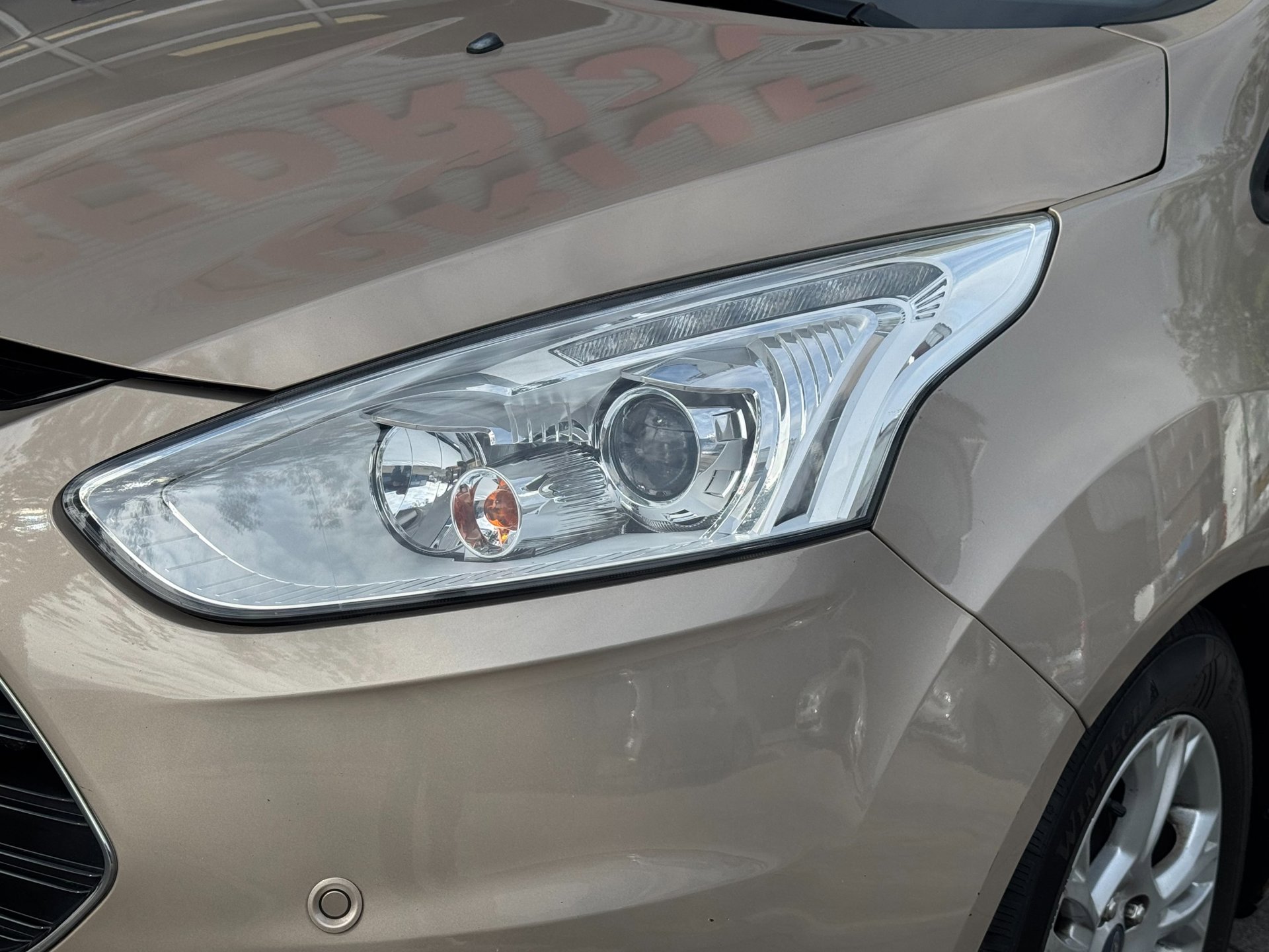 Foto van Ford B-max