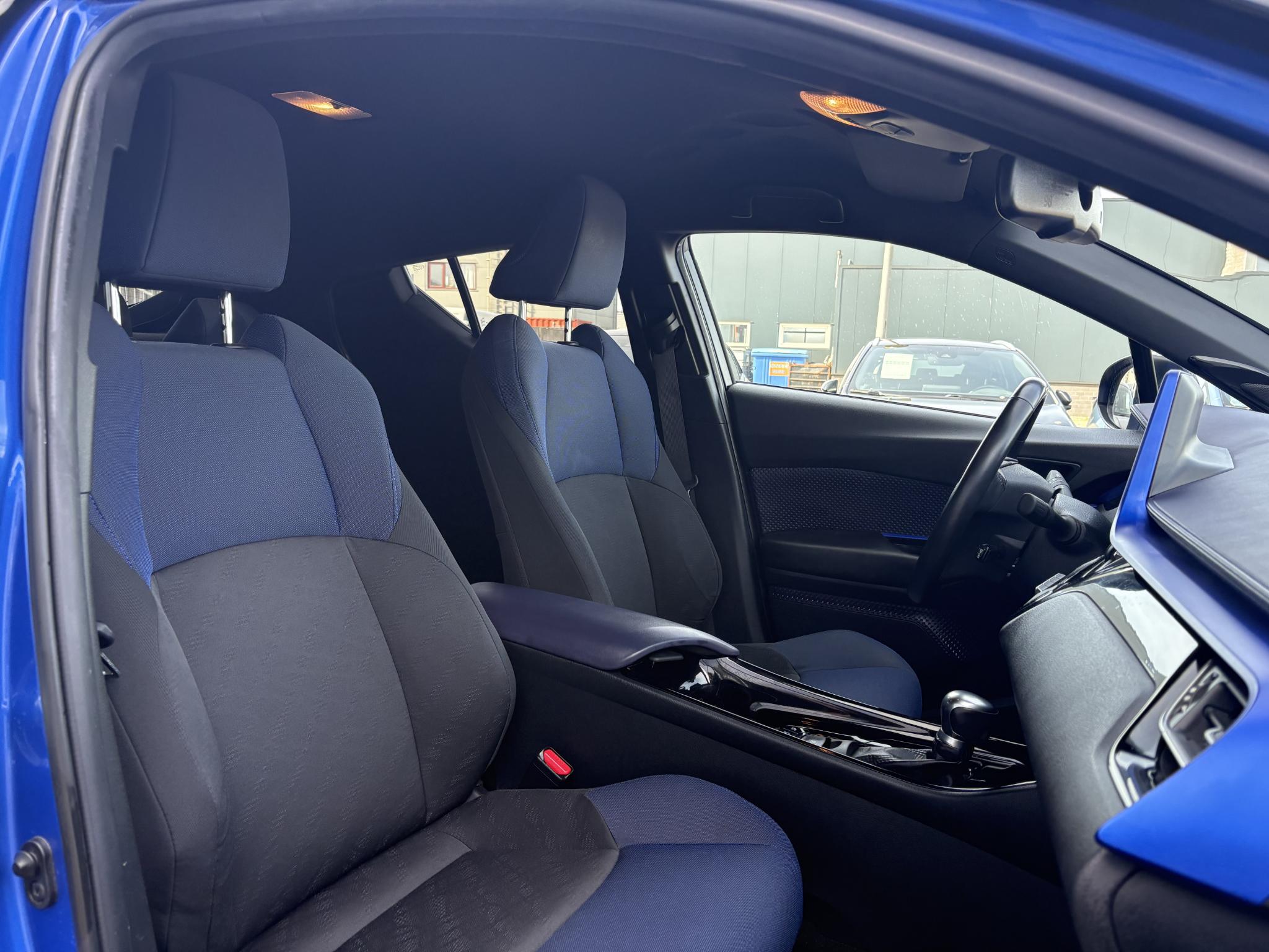Foto van Toyota C-hr