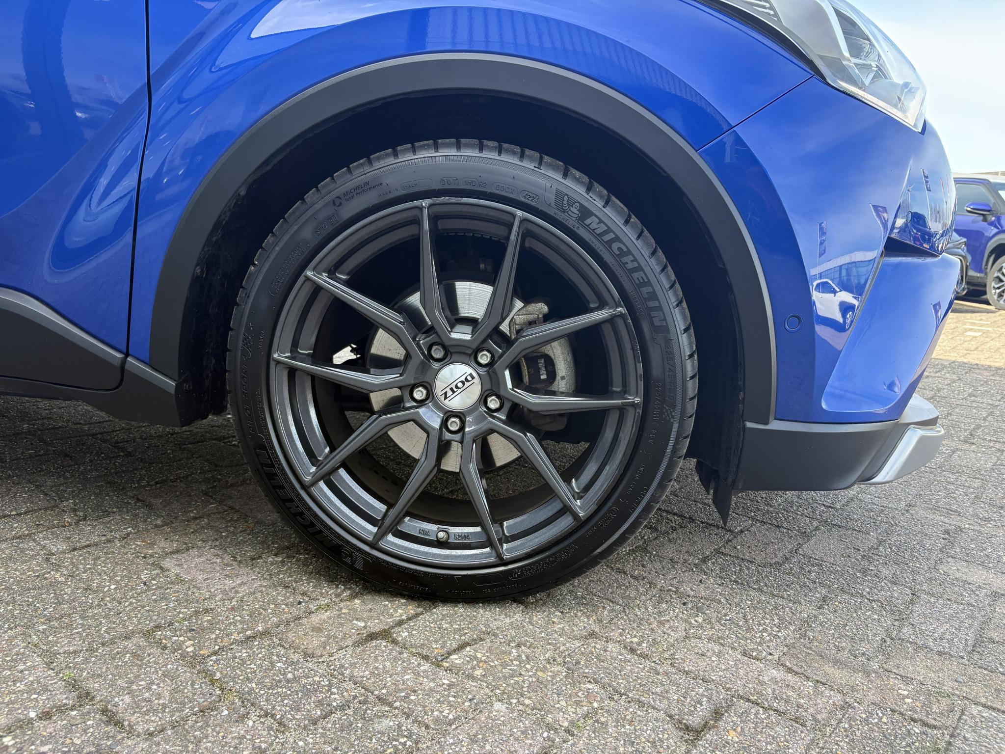Foto van Toyota C-hr