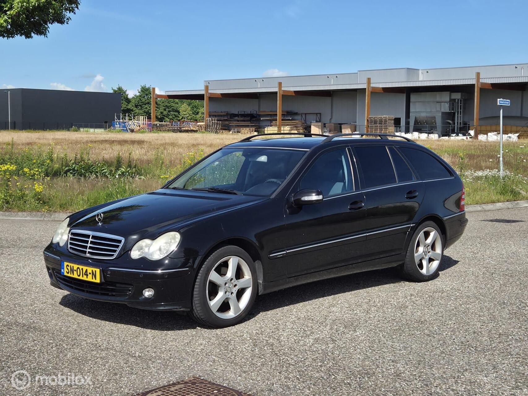 Mercedes-Benz C 200 Kompressor 200 K. Avantgarde Airco / Nieuwe Apk 2004 - voorkant