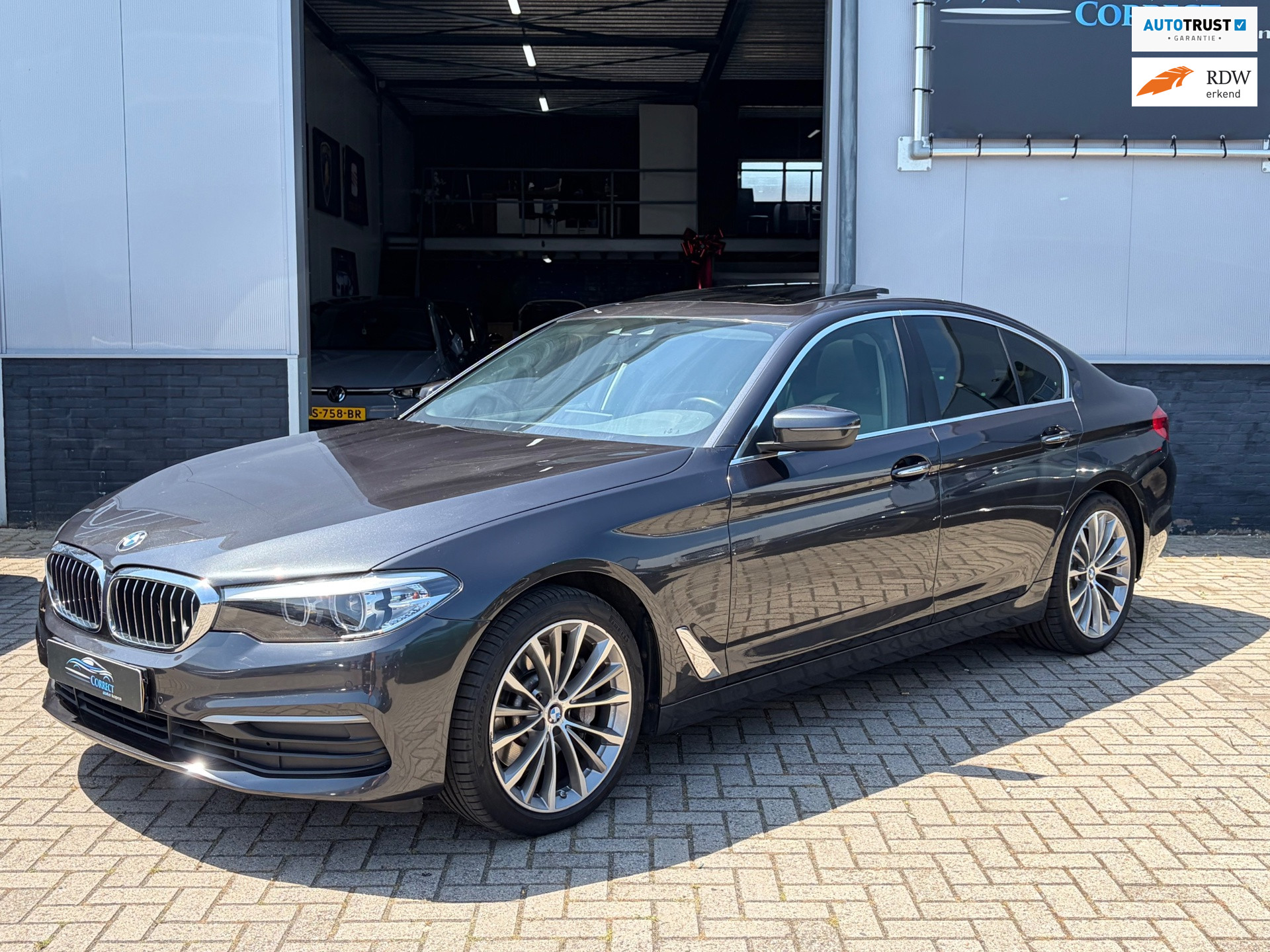 BMW 530i xDrive 530i xDrive High Executive|Schuifdak|Memory|Trekhaak| 2018 - voorkant