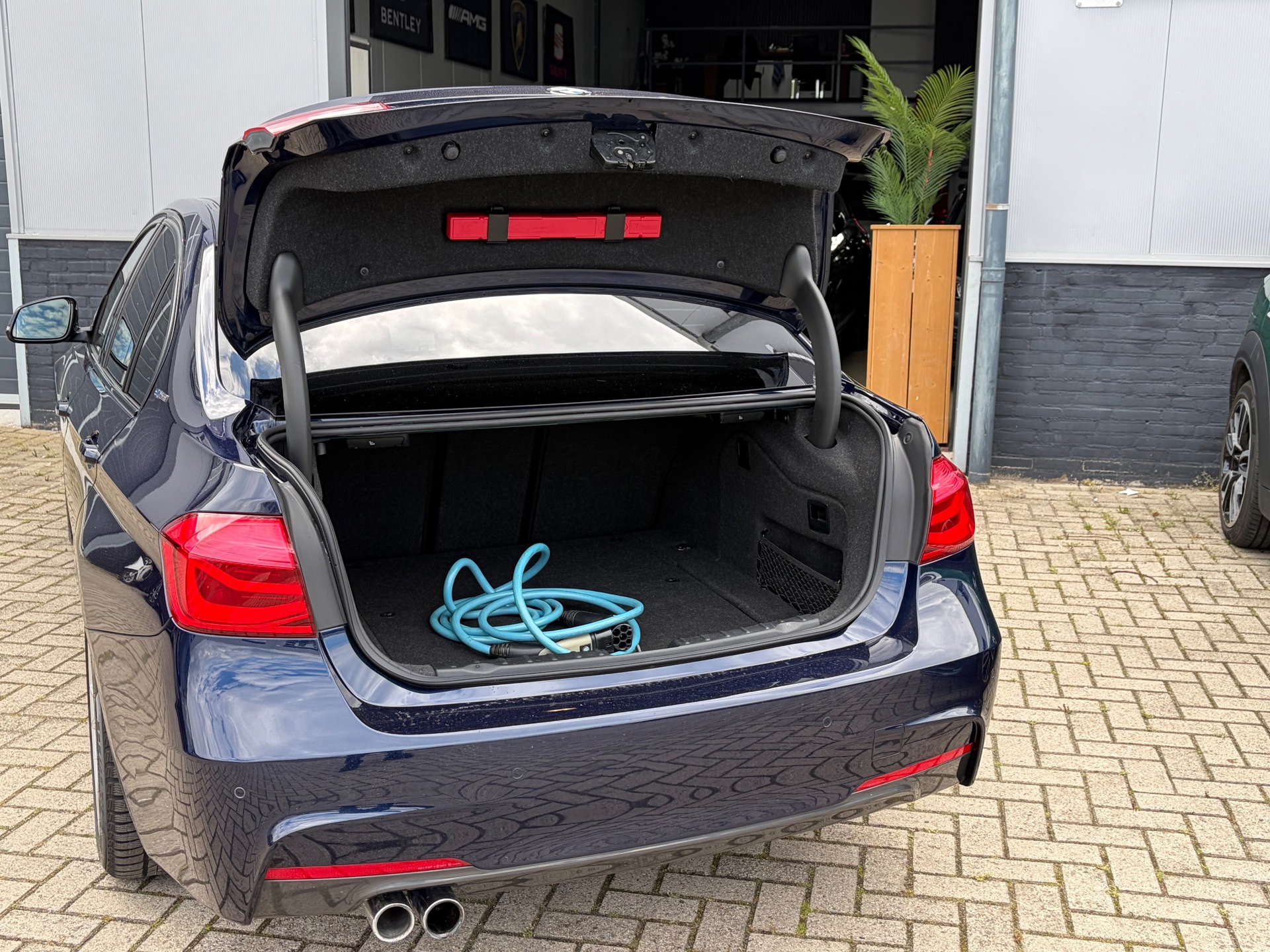 Foto van BMW 330e Iperformance