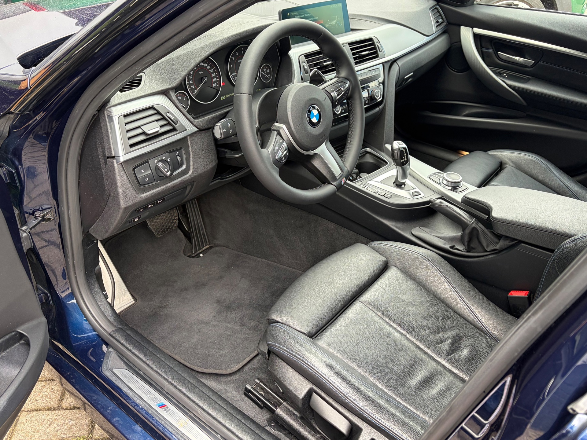 Foto van BMW 330e Iperformance