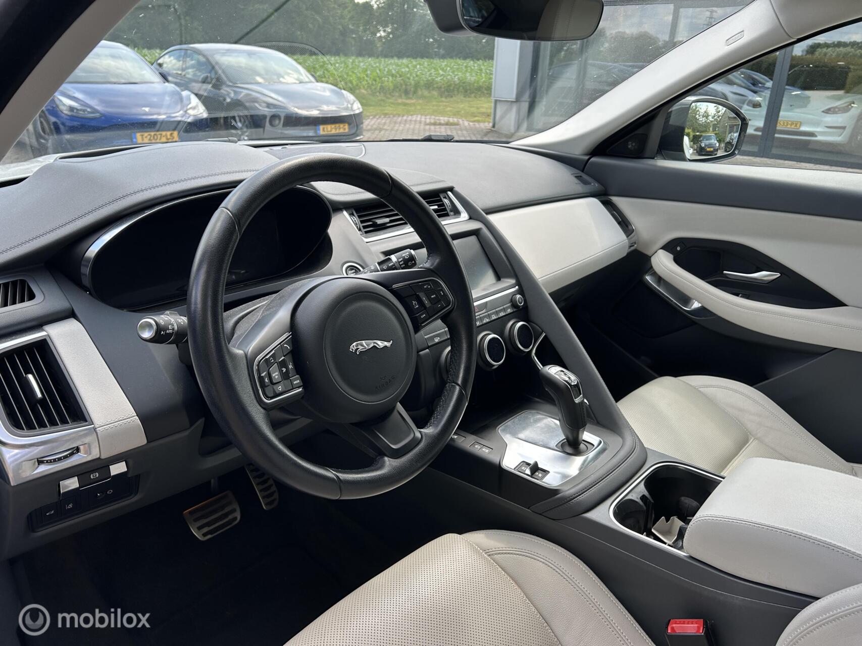 Foto van Jaguar Jaguar E-pace