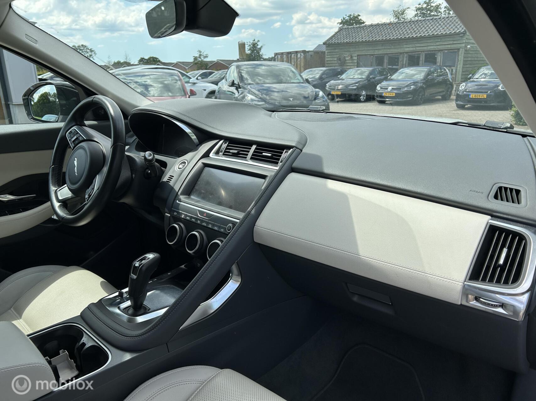 Foto van Jaguar Jaguar E-pace