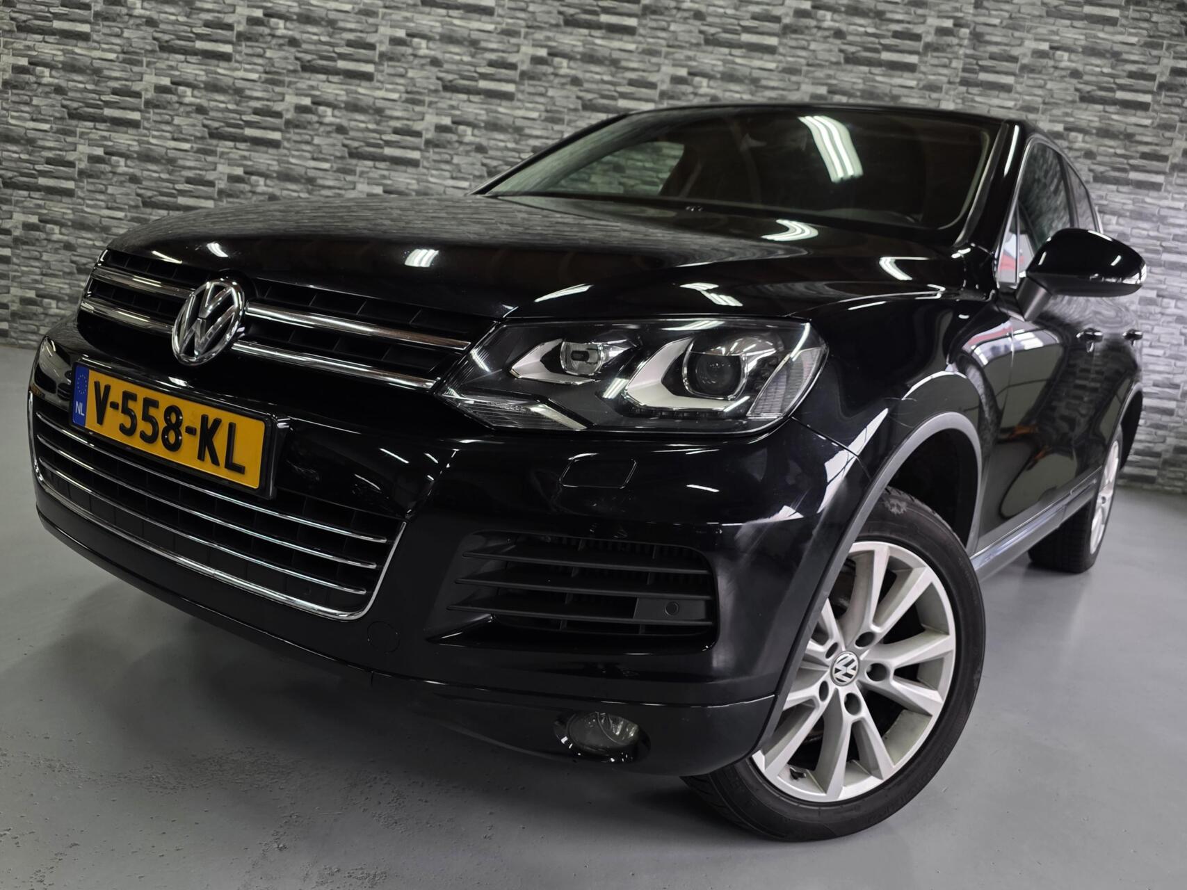 Volkswagen Touareg 3.0 TDI Highline*Grijs kenteken*Trekhaak! 2011 - voorkant