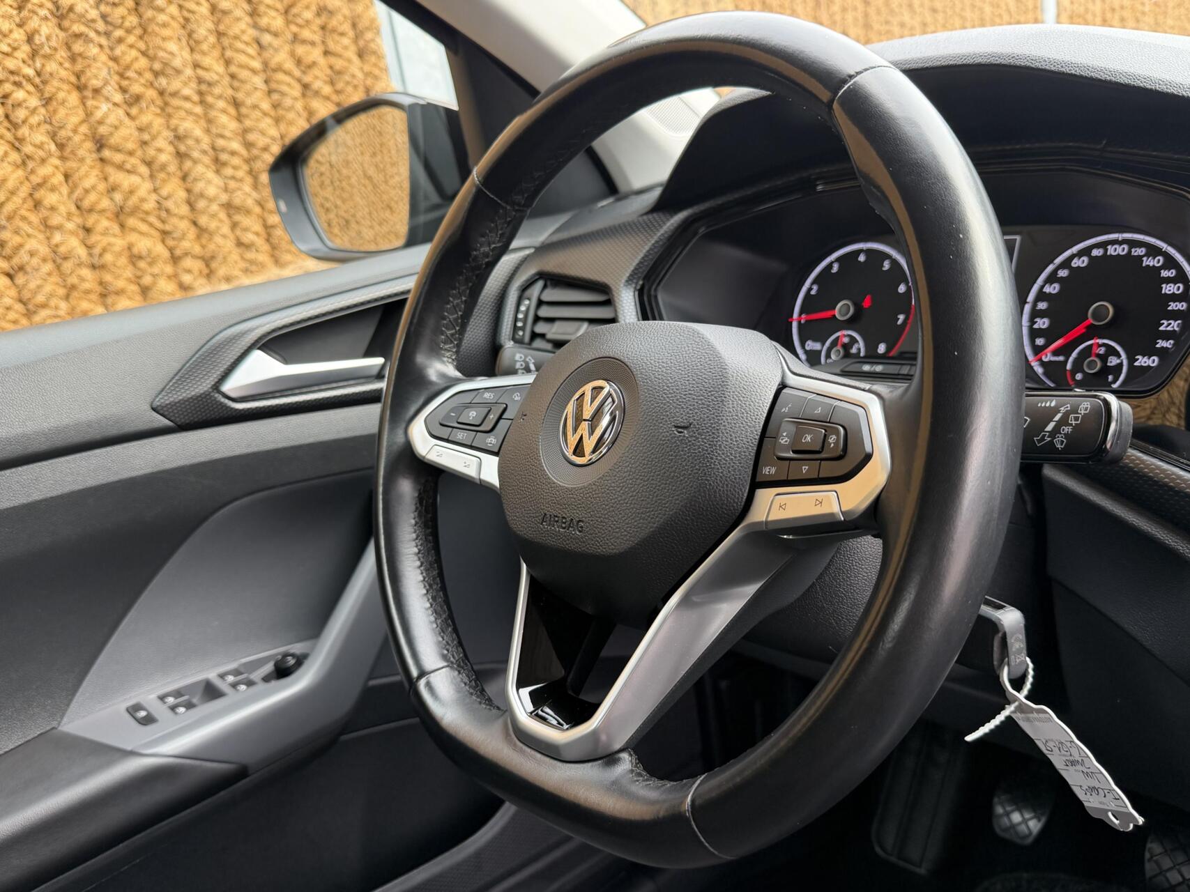 Foto van Volkswagen T-cross