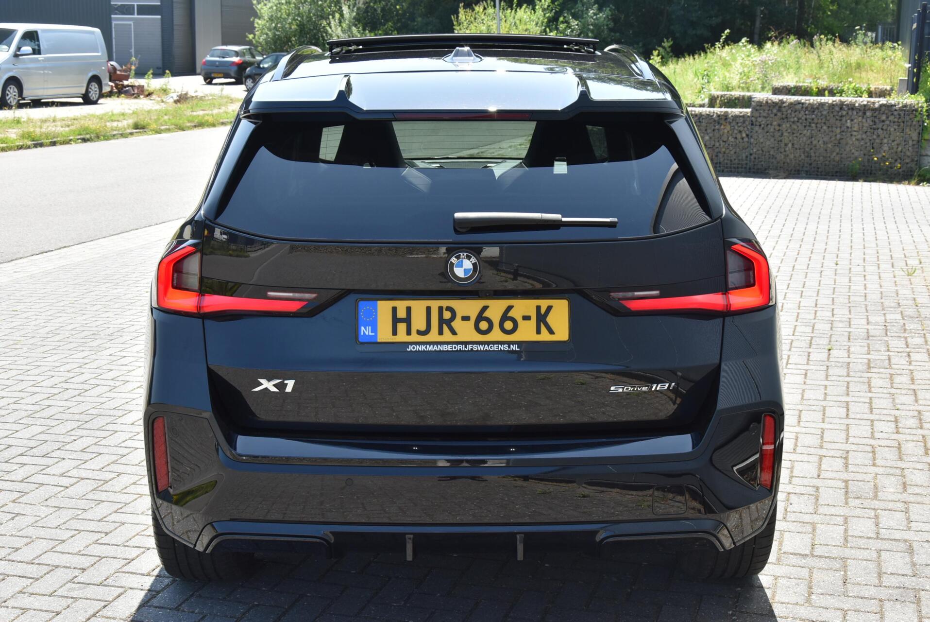 Foto van BMW X1 Sdrive18i