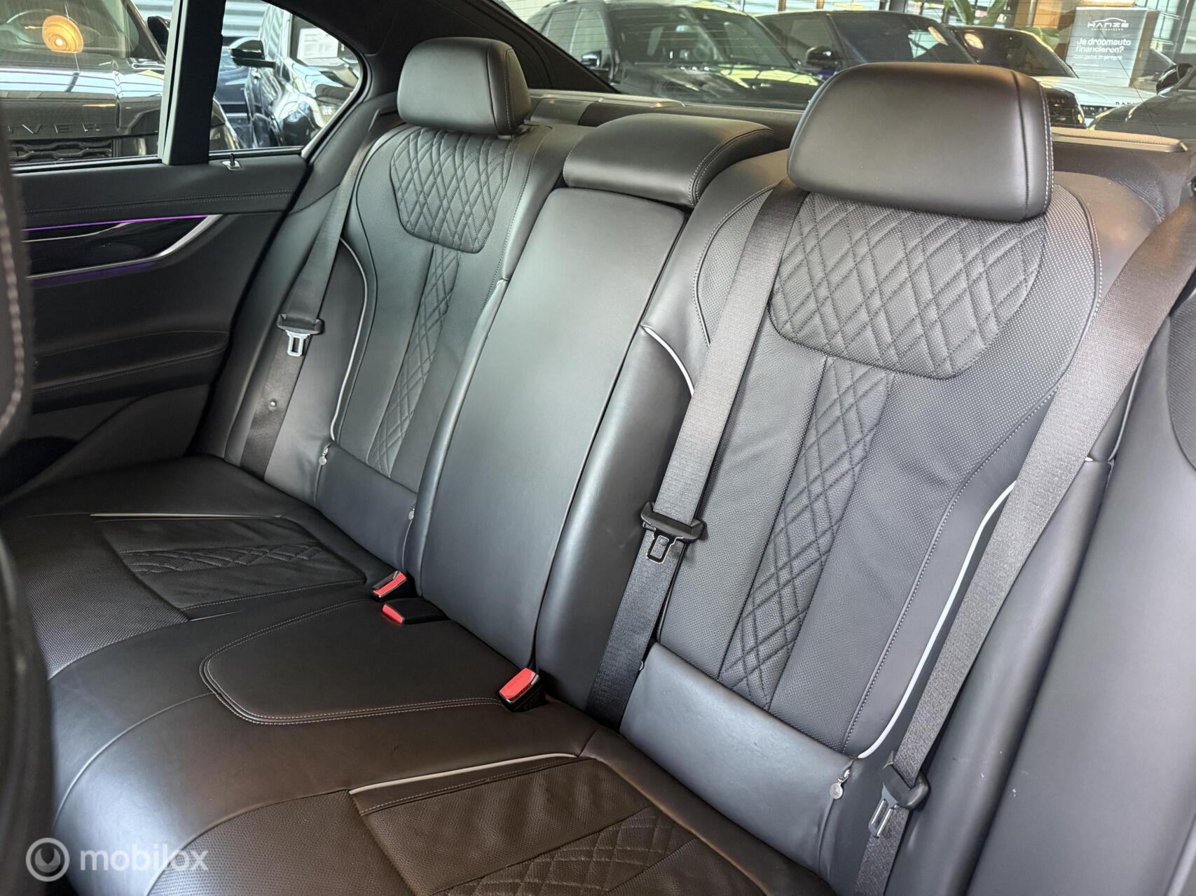 Foto van BMW 745e