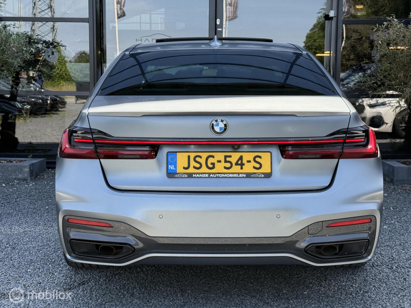 Foto van BMW 745e