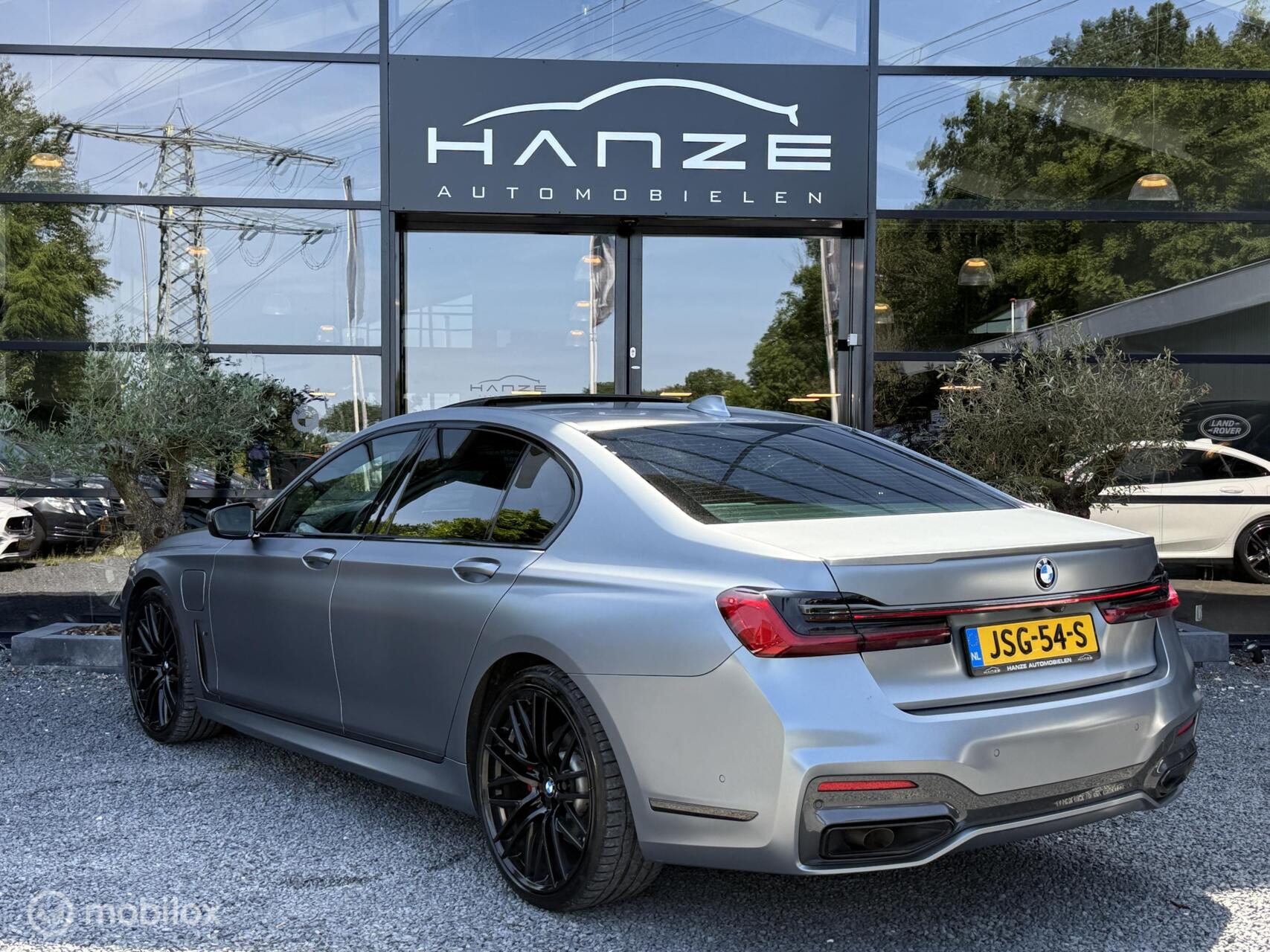 Foto van BMW 745e