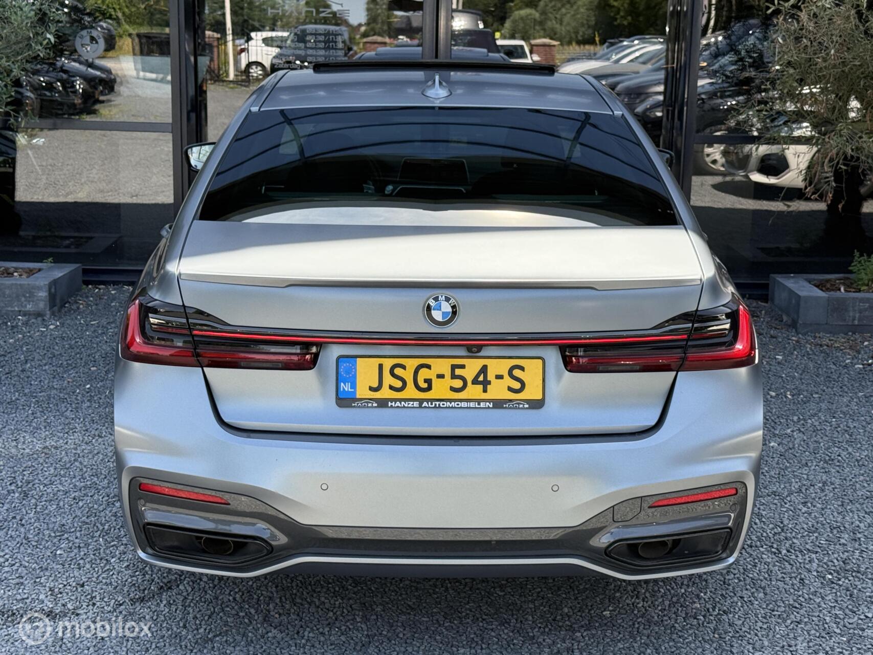 Foto van BMW 745e