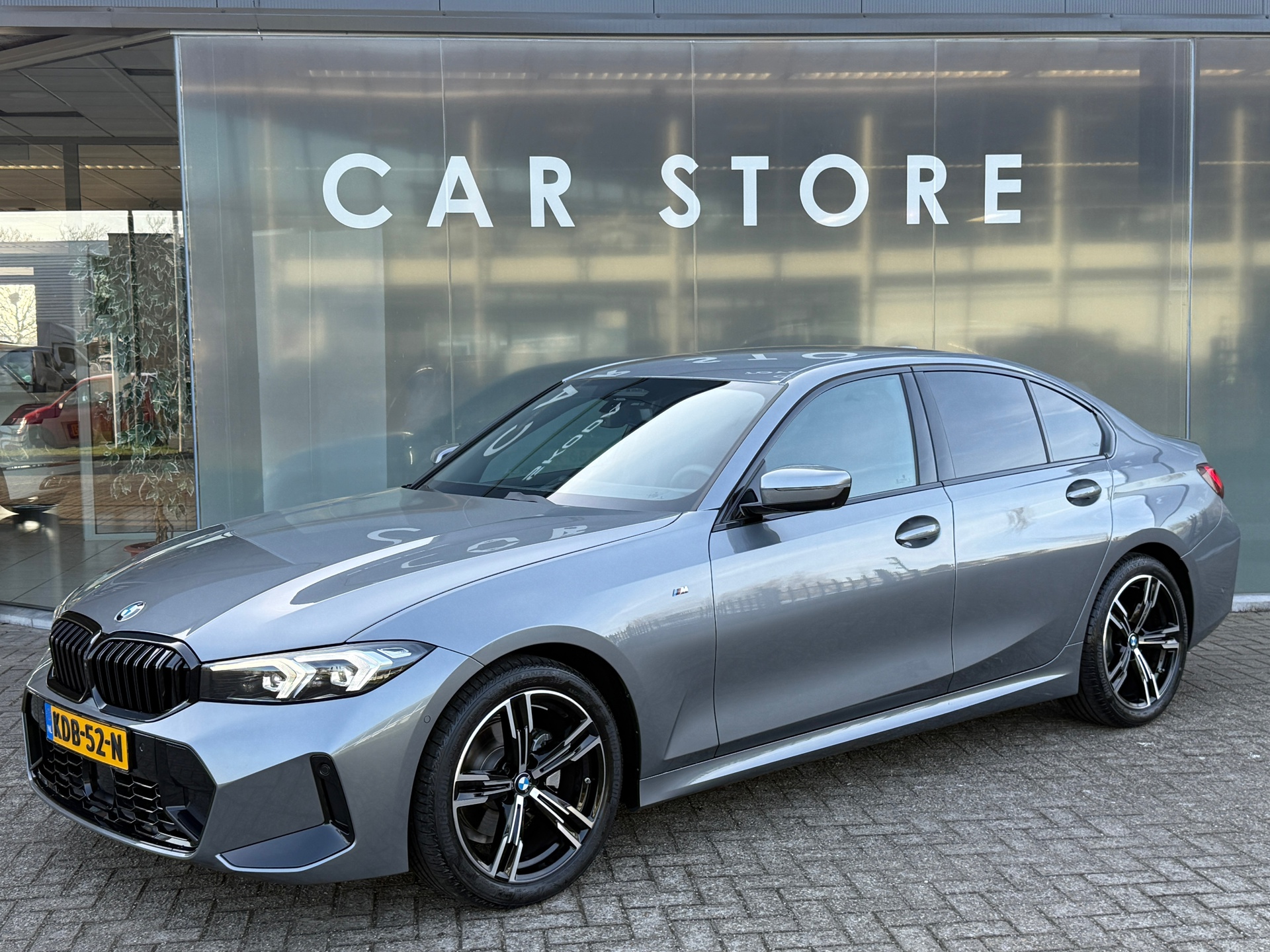 BMW 3-serie 320i M-Sport Laser|Adap Cruise|HuD|Leder|Fabrieksgarantie 2025 - voorkant