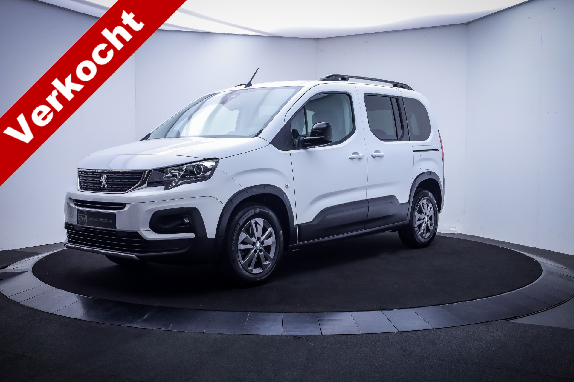 Peugeot Rifter 1.2T ALLURE Pack 2023 - voorkant
