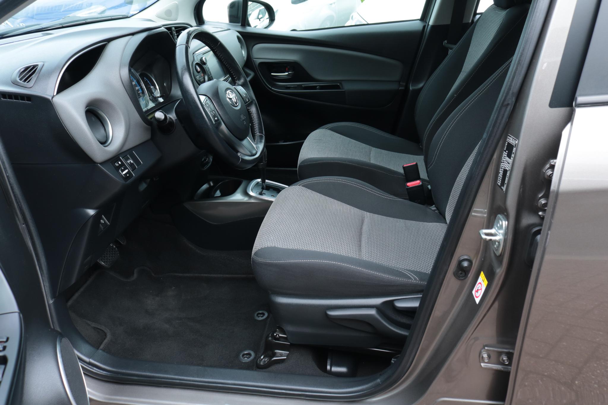 Foto van Toyota Toyota Yaris Hybrid