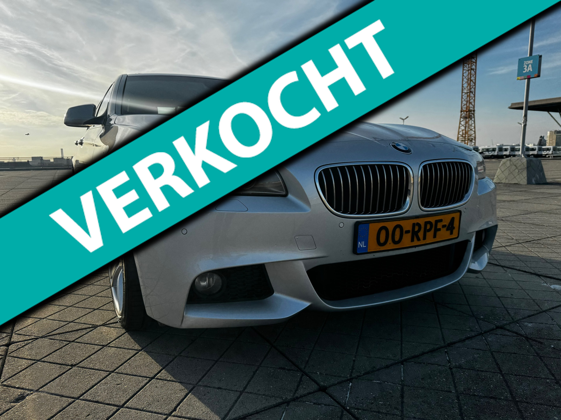 BMW 528i 528i High Executive 260PK 3.0  AUT Schuifdak NAP 2011 - voorkant