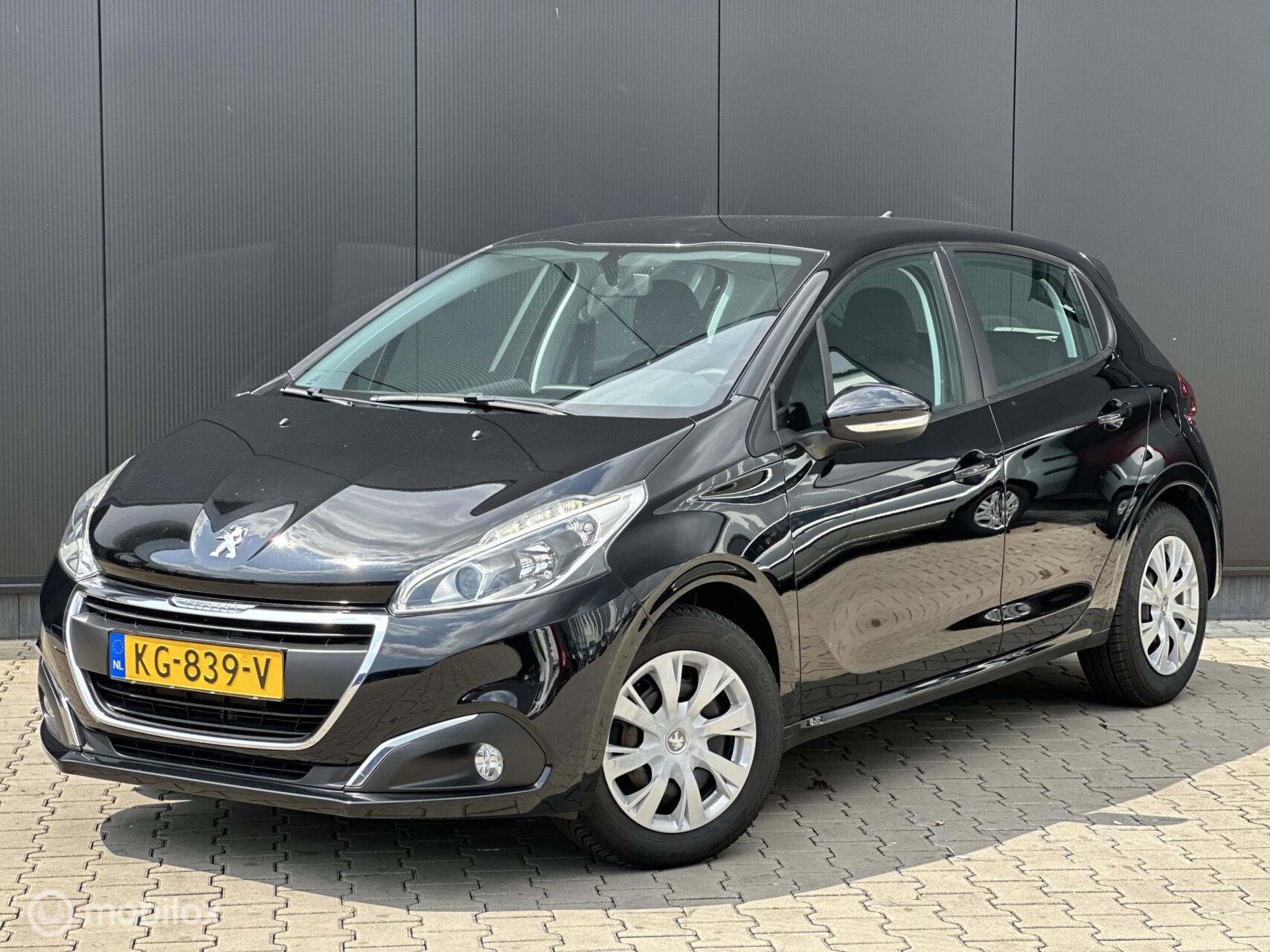 Peugeot 208 1.2 82PK Blue Lion | AIRCO | CRUISE | NAVI | 2016 - voorkant