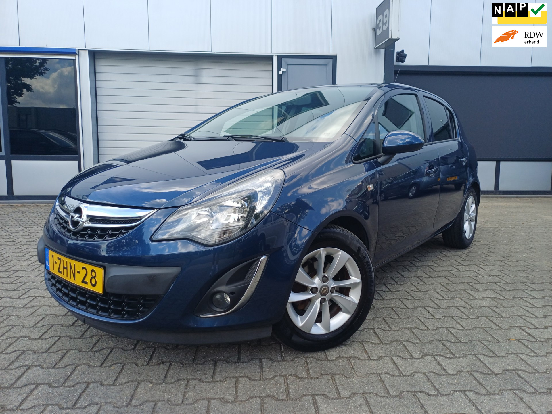 Opel Corsa 1.2-16V Design Edition CLIMA/CRUISE/LMV 2014 - voorkant