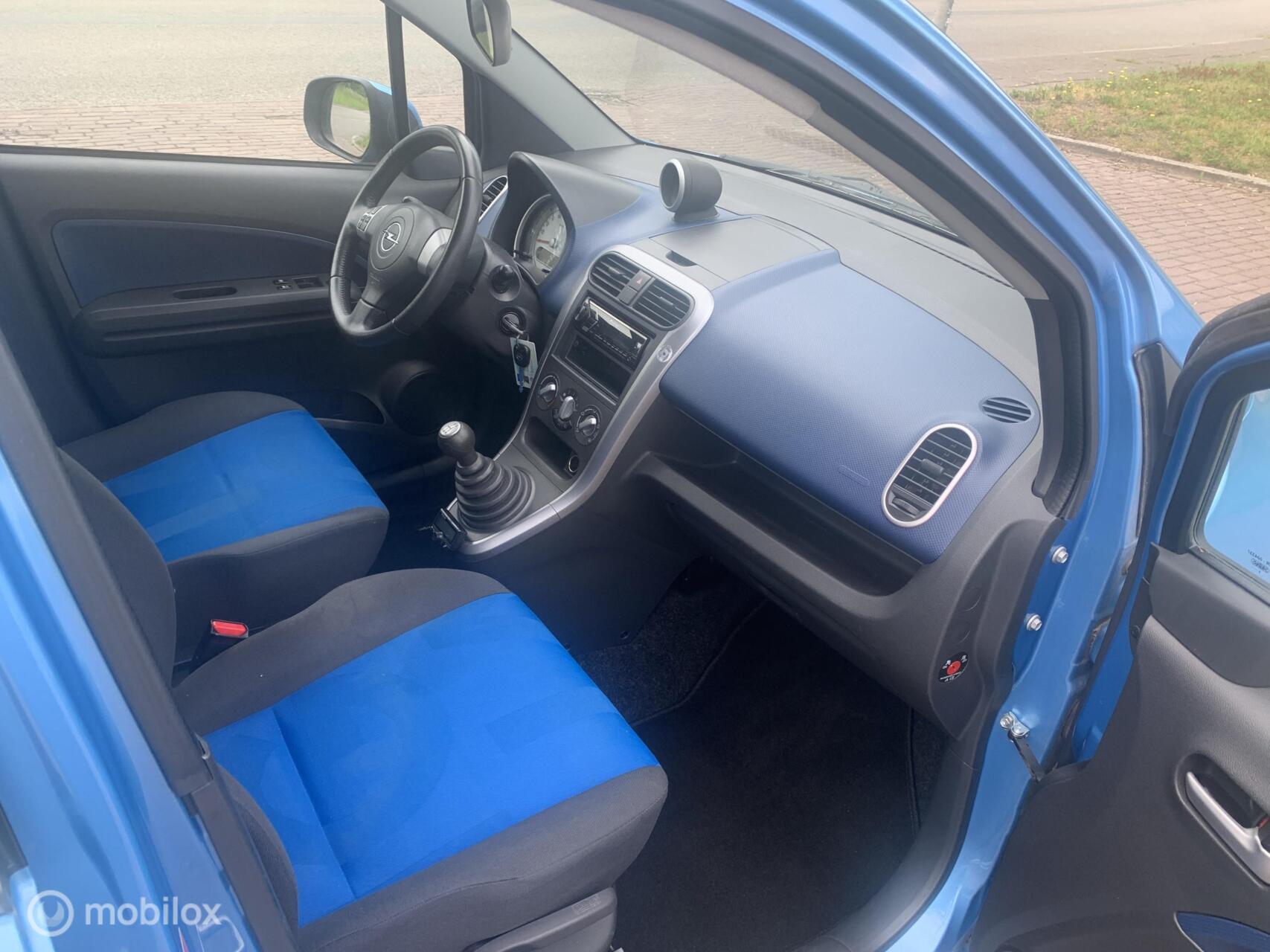 Foto van Opel Agila