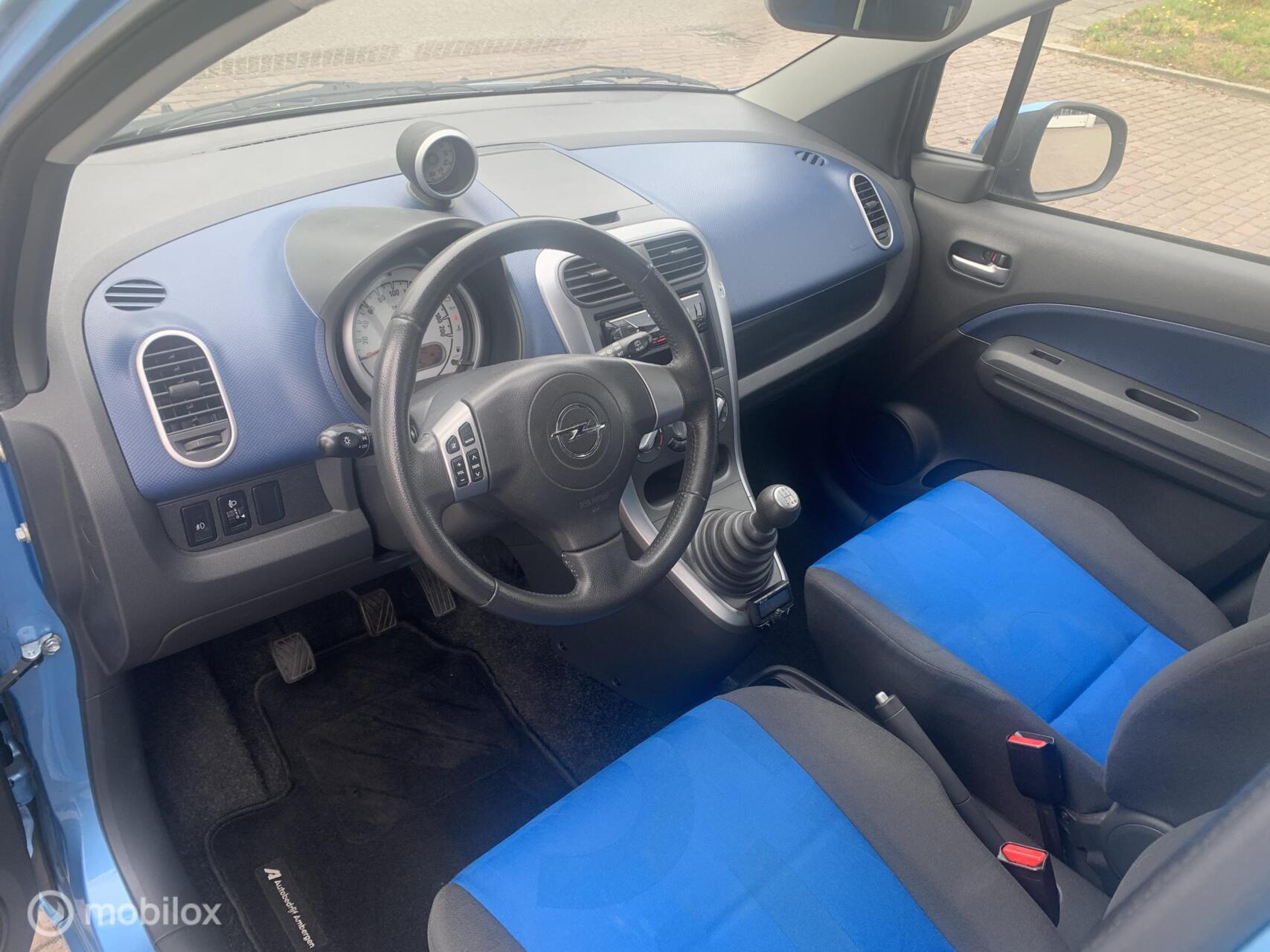 Foto van Opel Agila