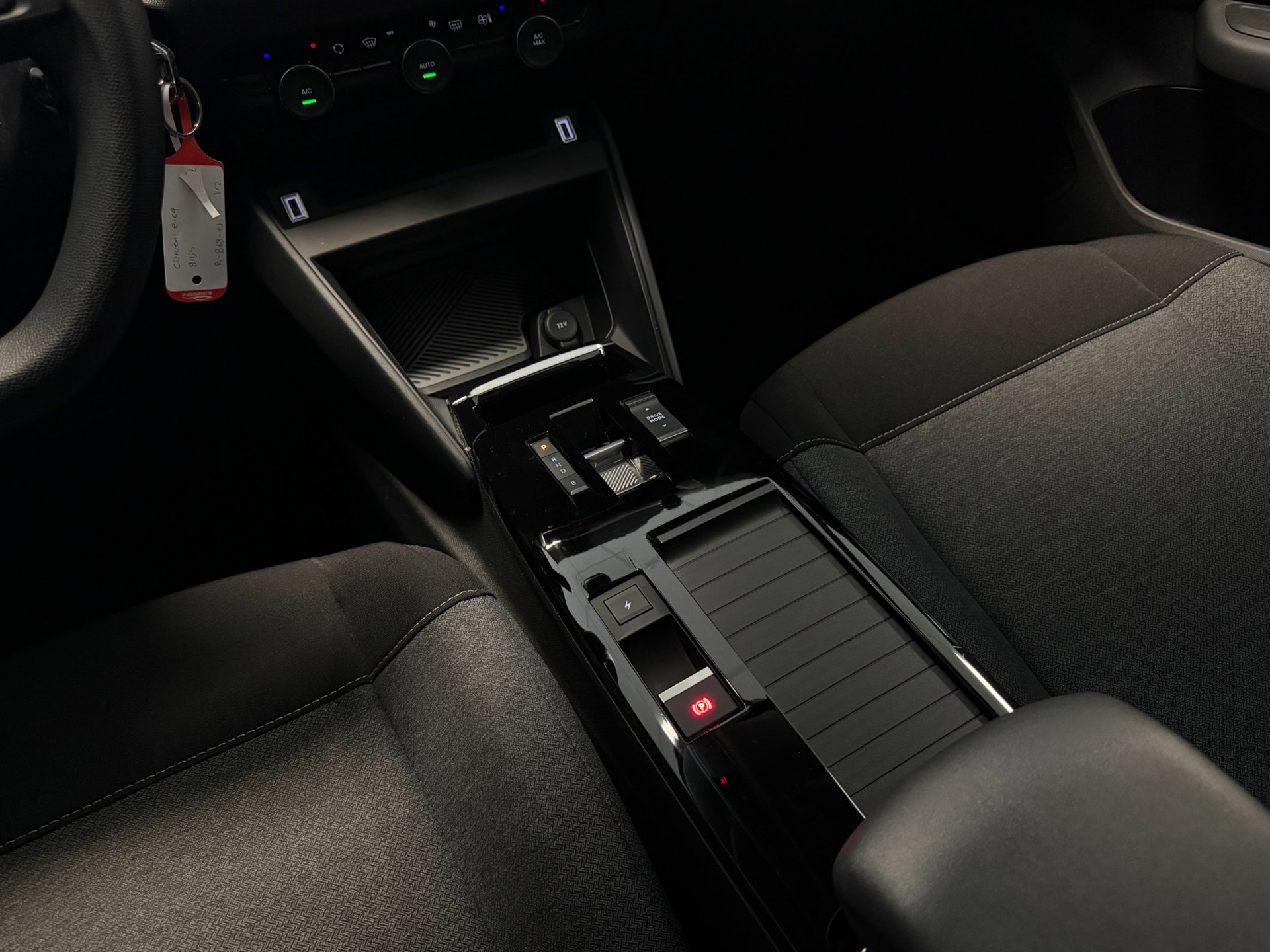 Foto van Citroen E-c4