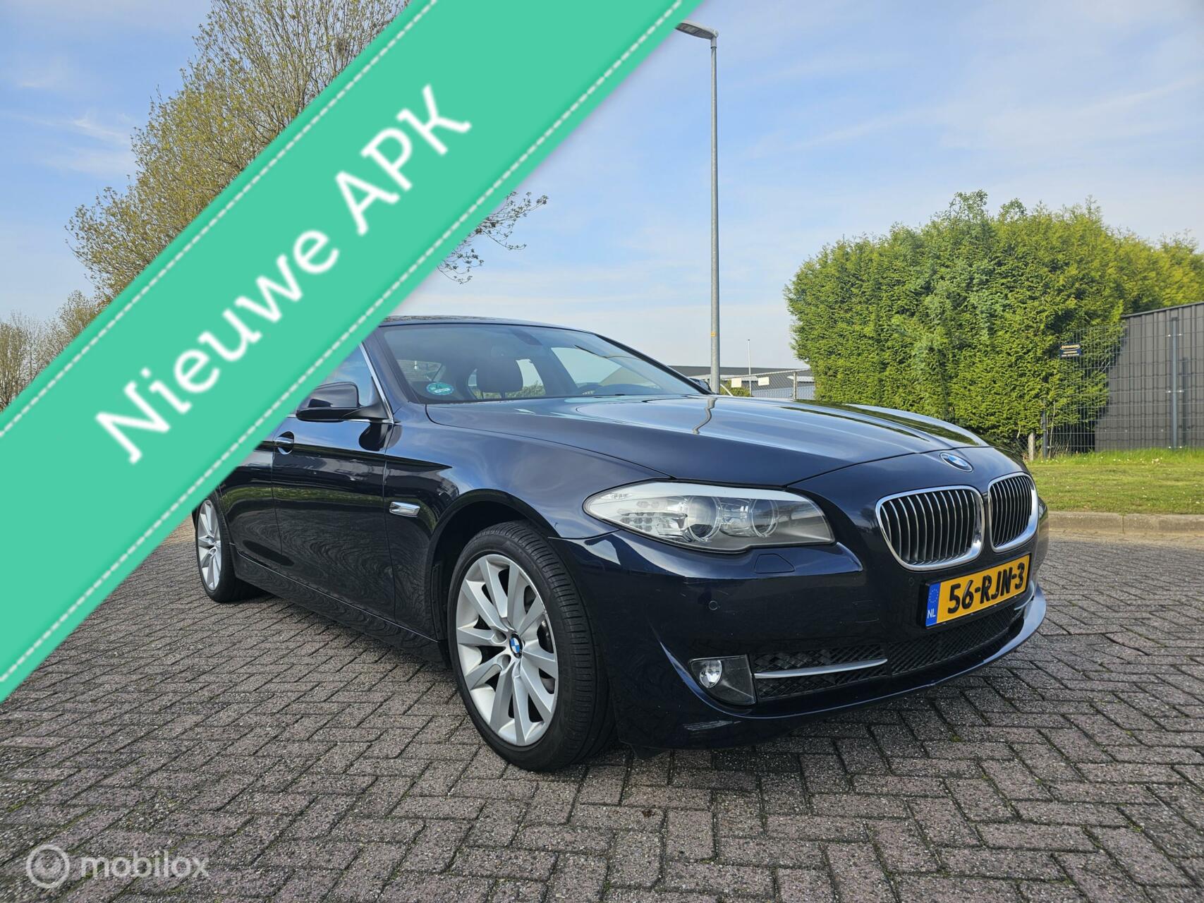 BMW 5-serie 523i High Executive 2011 - voorkant